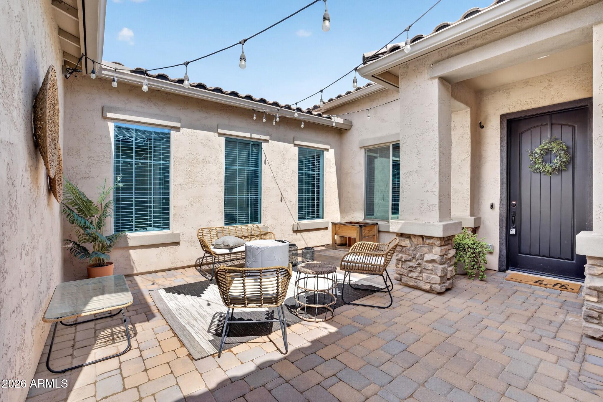 992 E PARKVIEW Drive