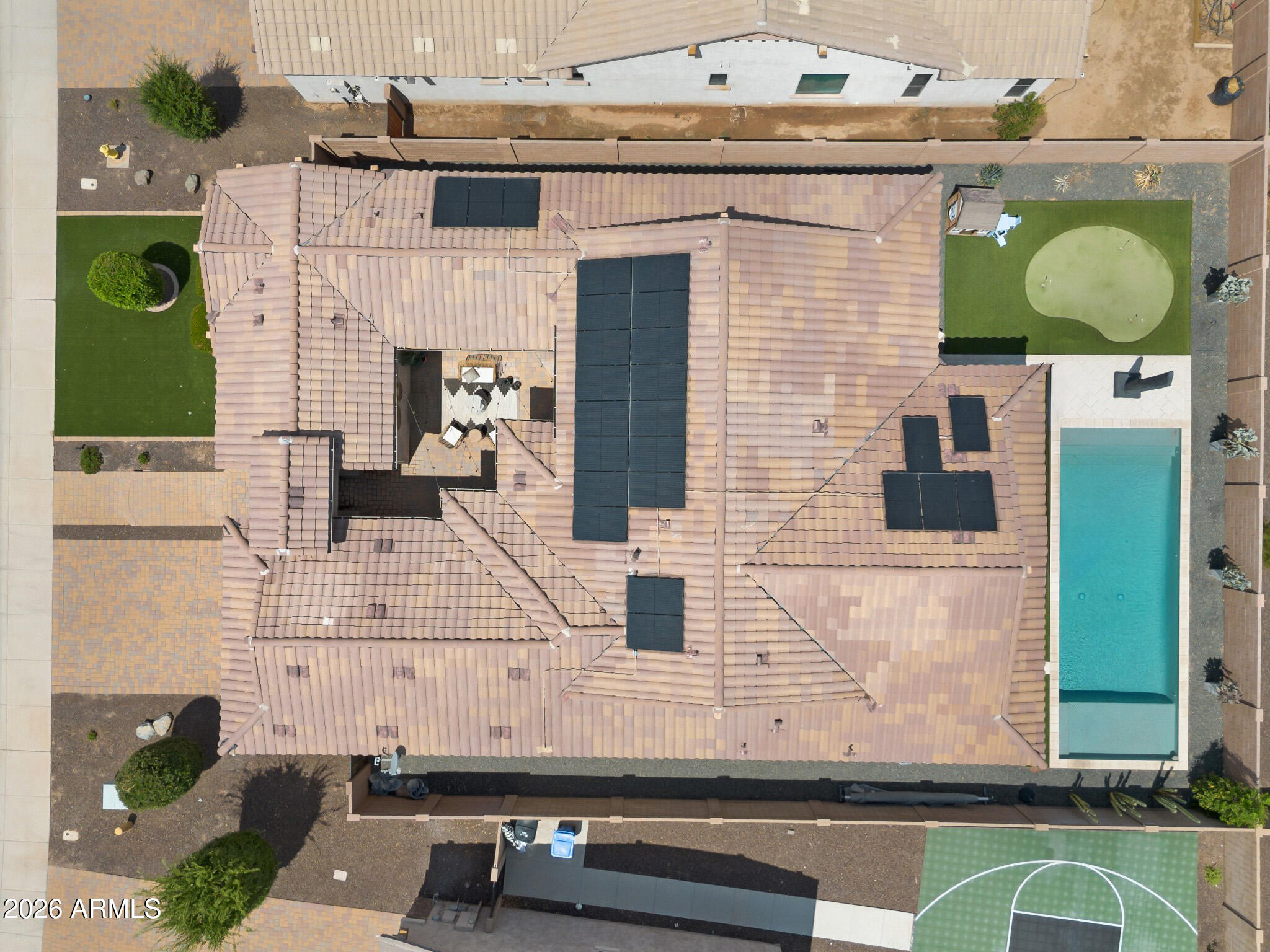 992 E PARKVIEW Drive