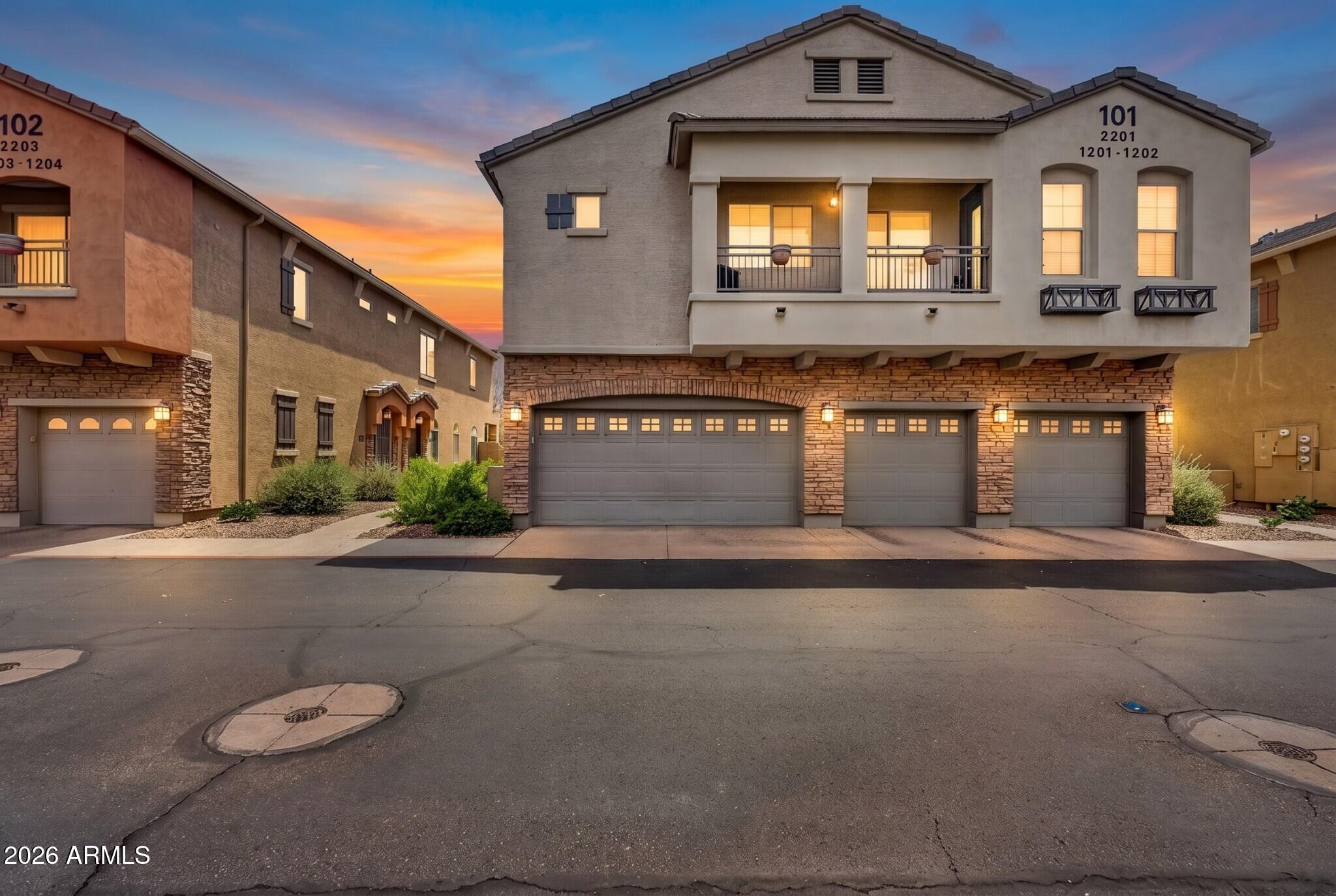 1350 S GREENFIELD Road 1202