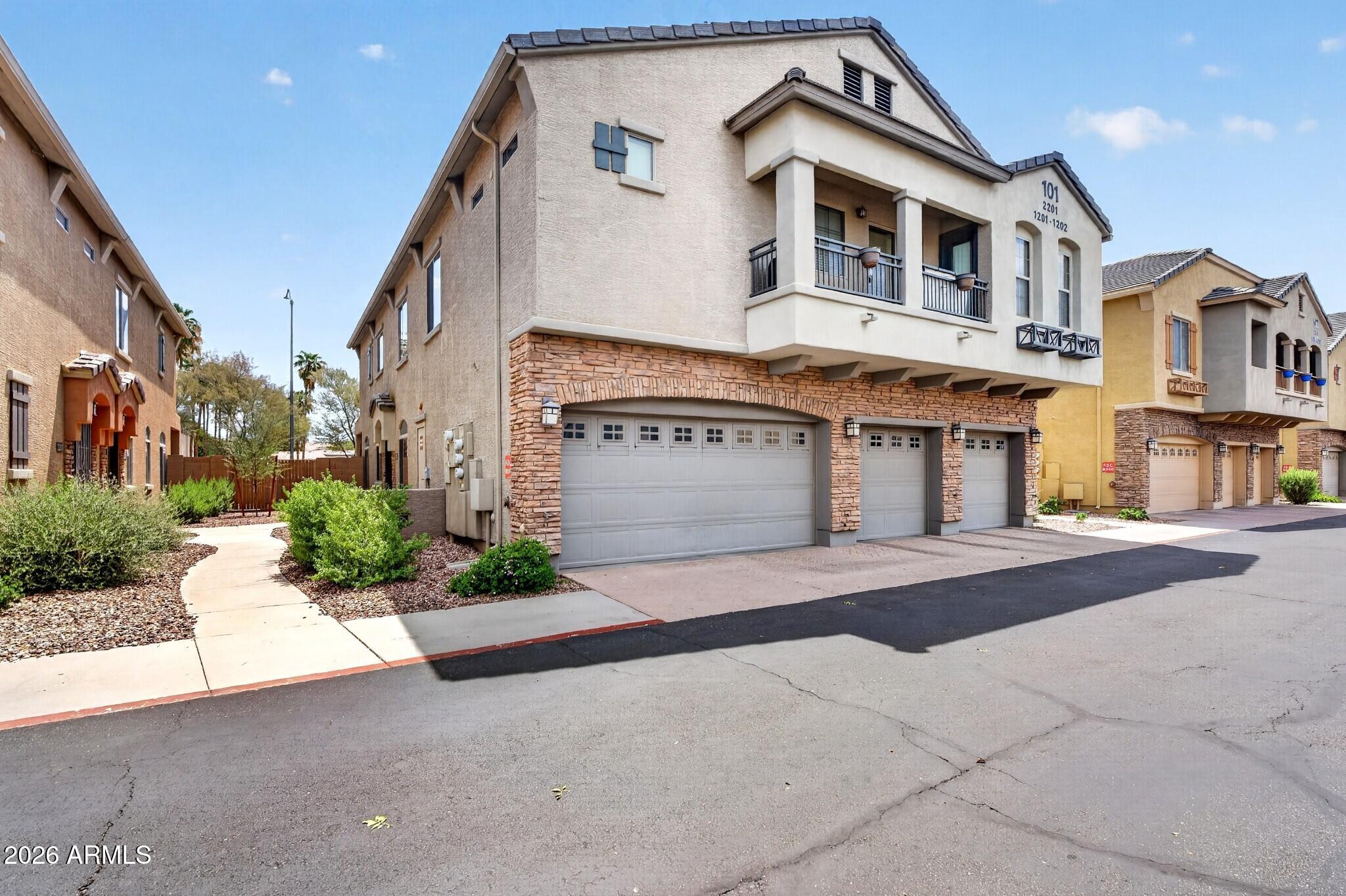 1350 S GREENFIELD Road 1202