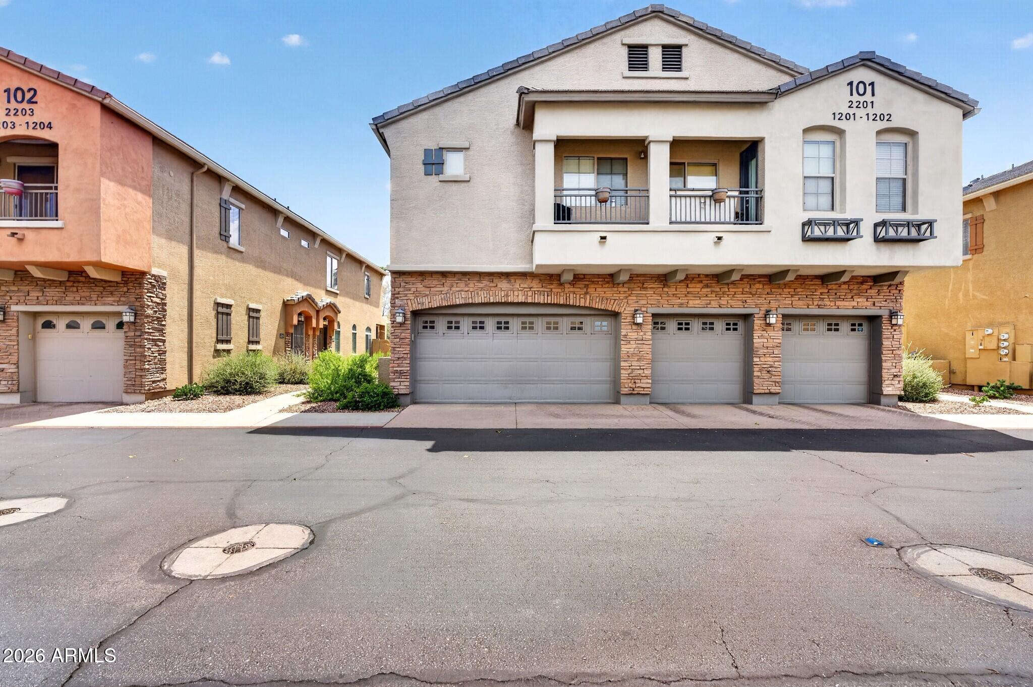 1350 S GREENFIELD Road 1202