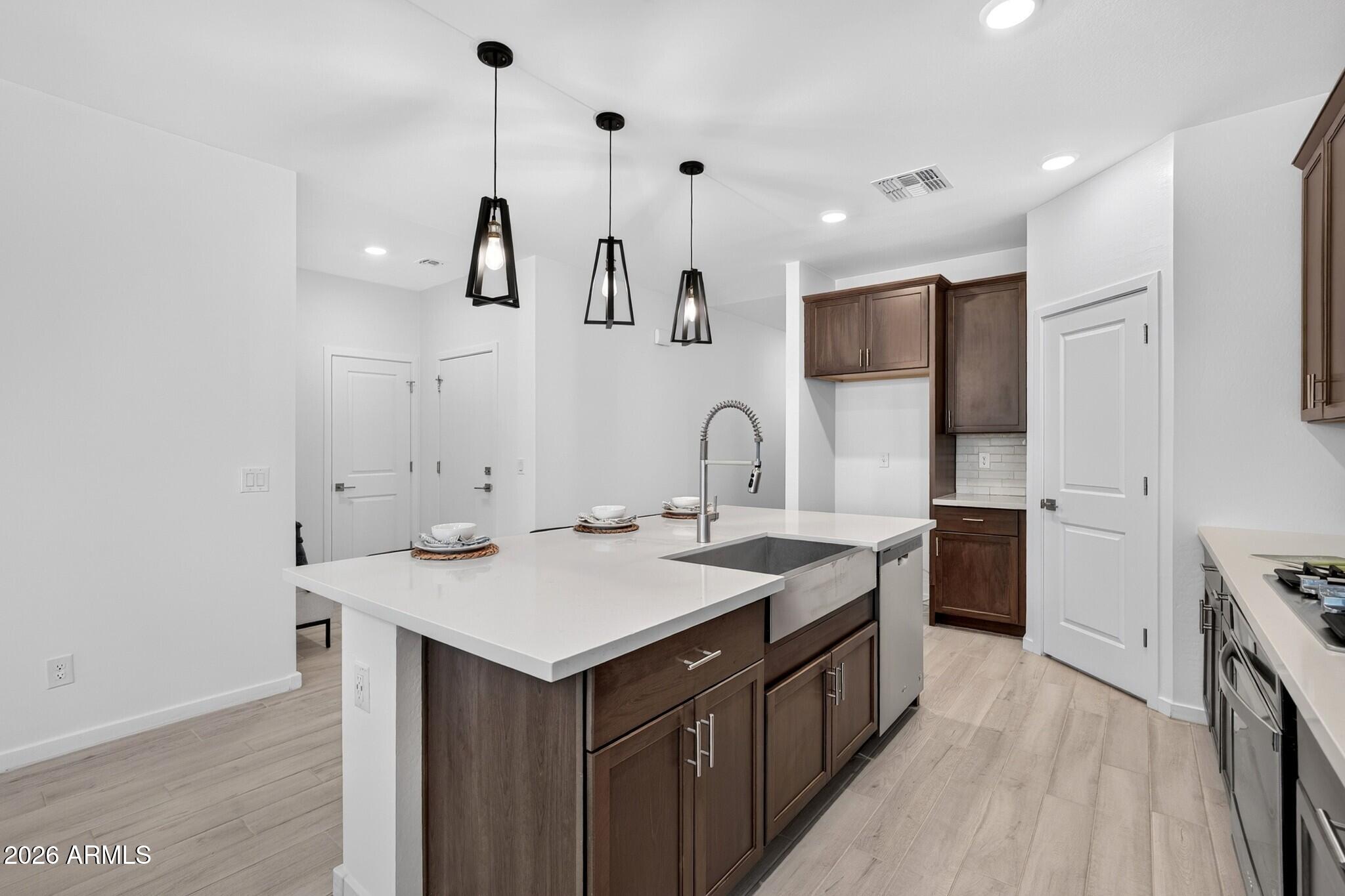 33908 N BEEBLOSSOM Trail