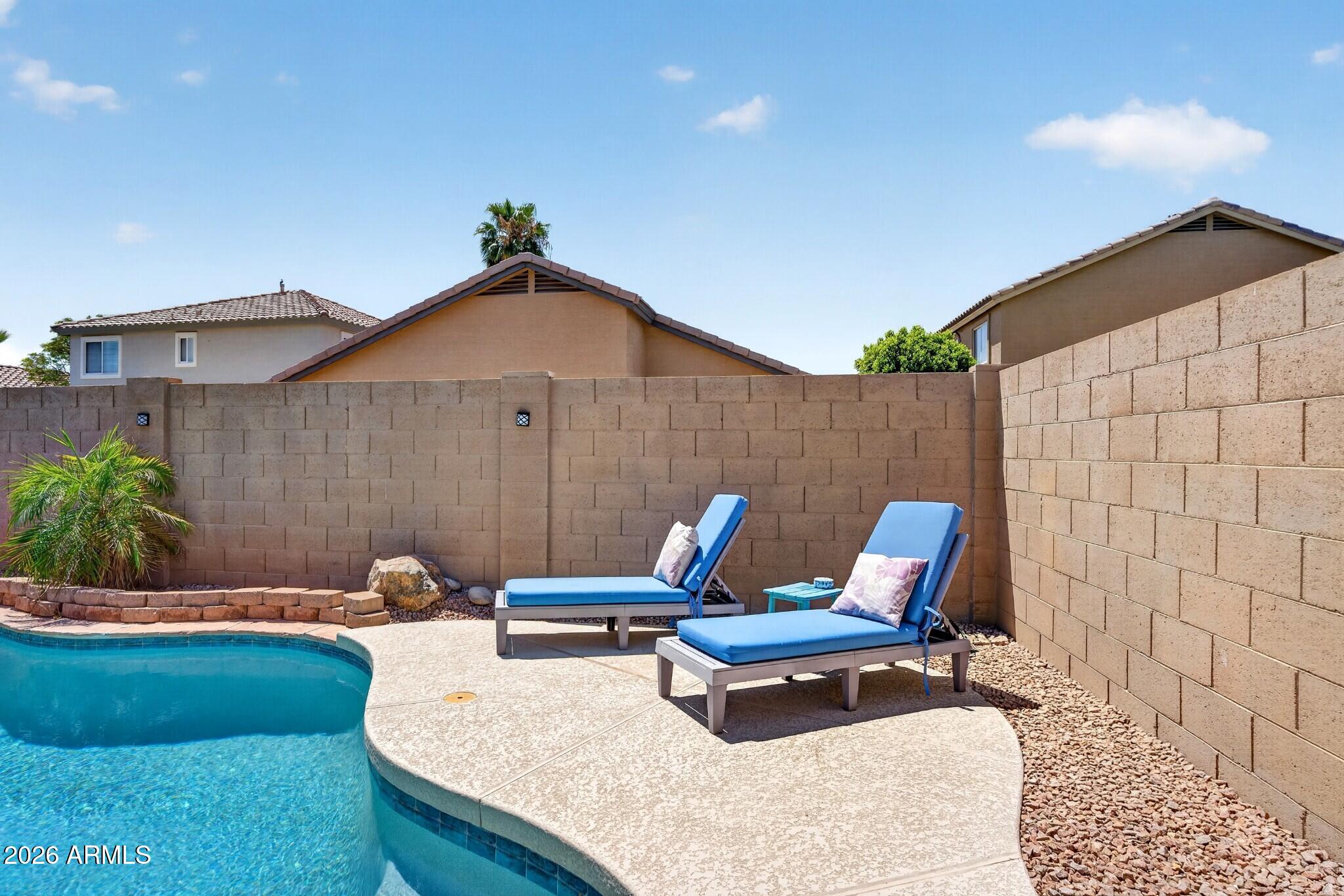 2553 E JASPER Drive