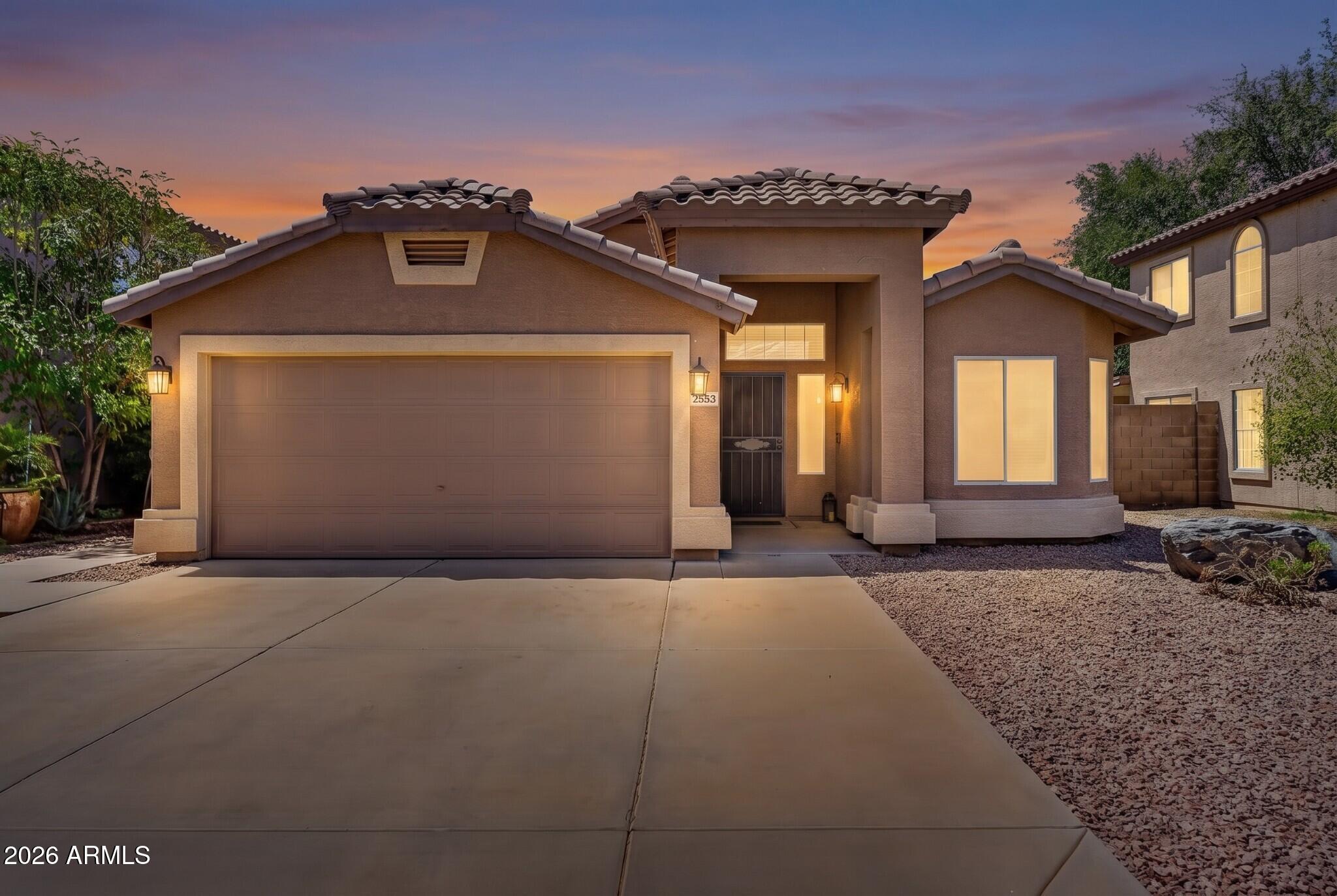 2553 E JASPER Drive