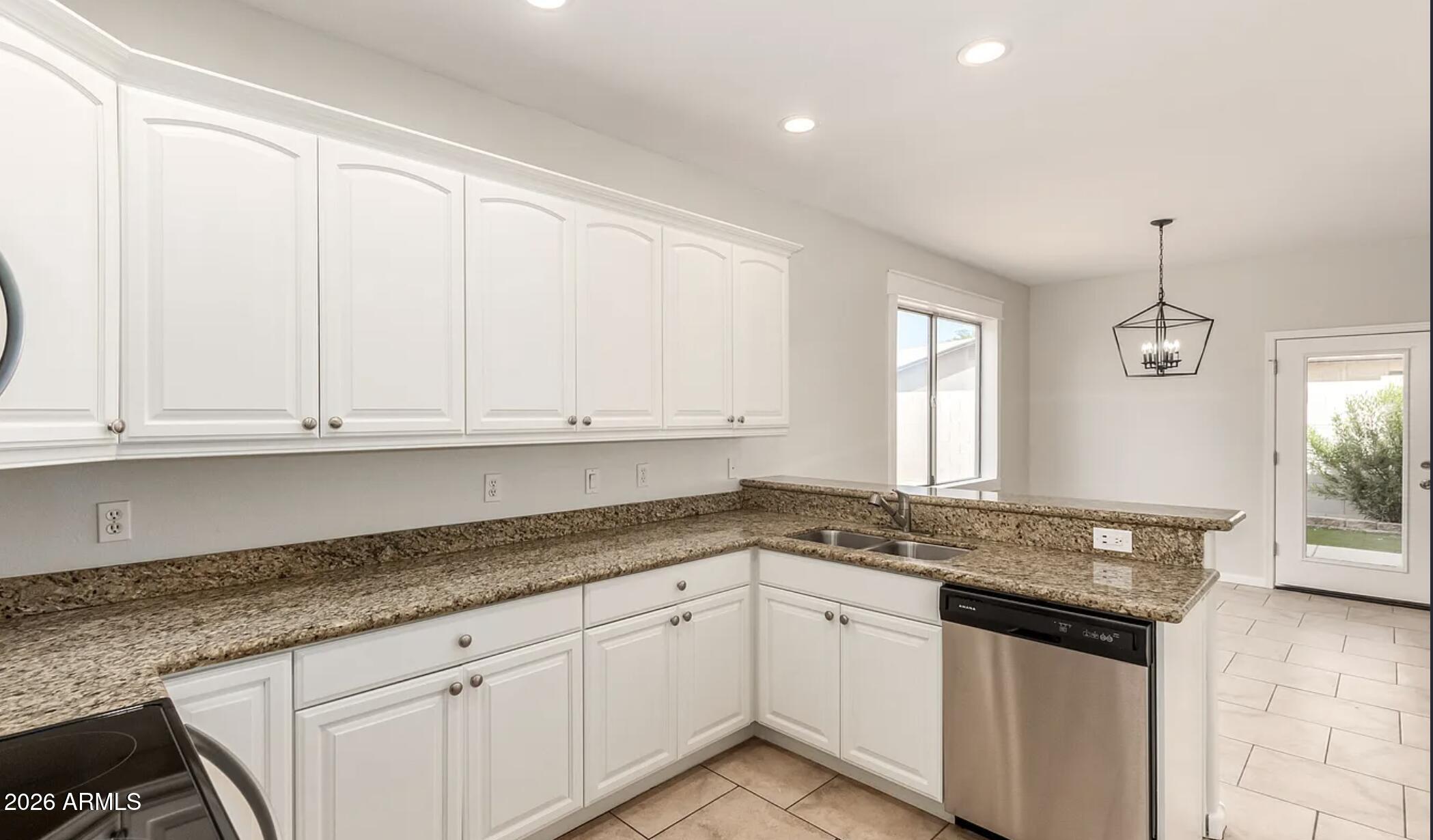 711 S PAUSTIAN Circle