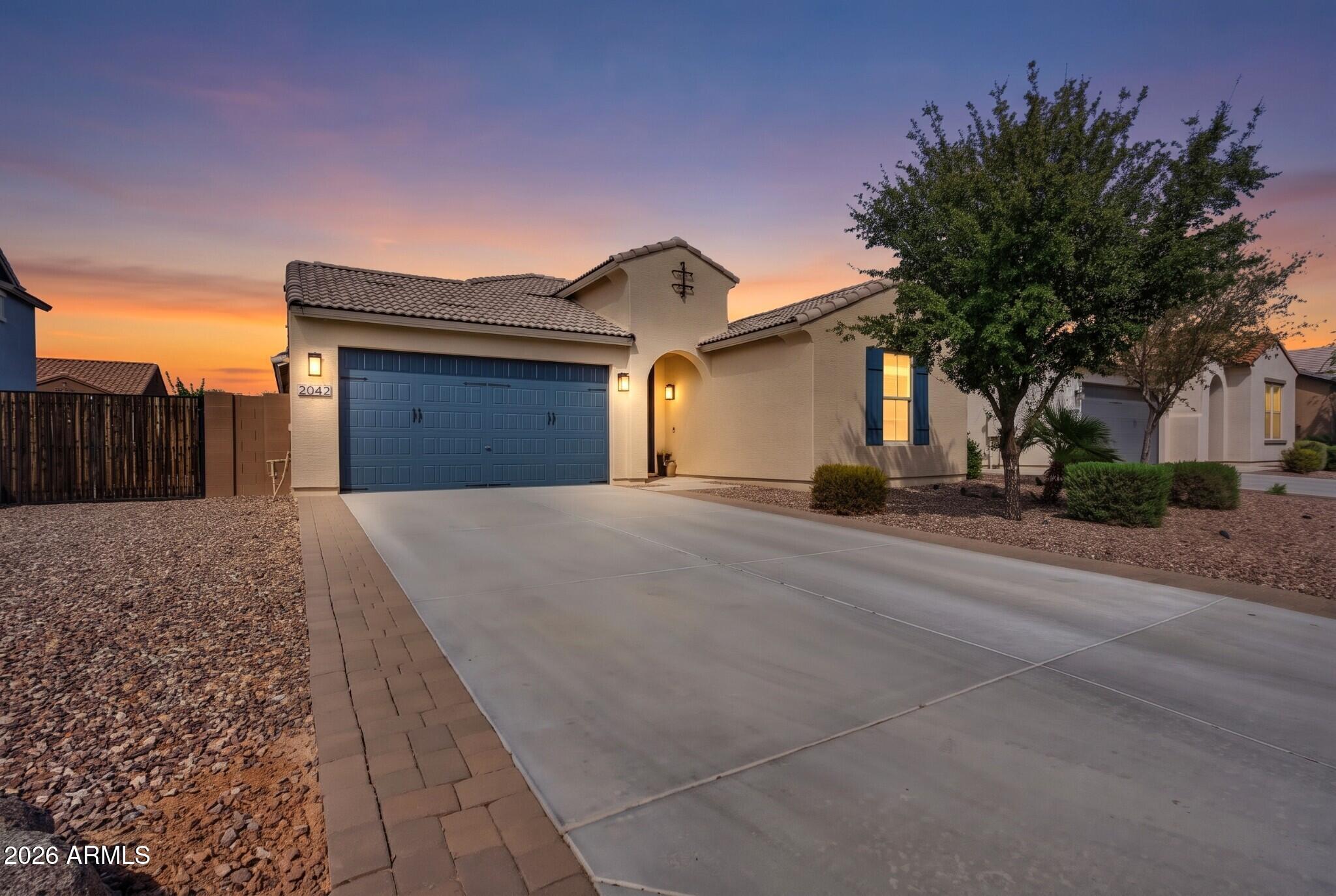 2042 E FLINTLOCK Drive