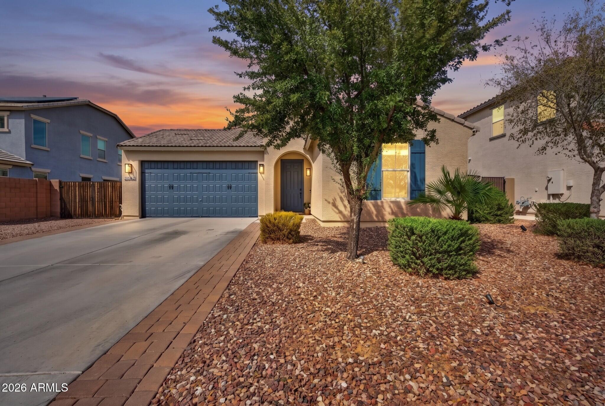 2042 E FLINTLOCK Drive