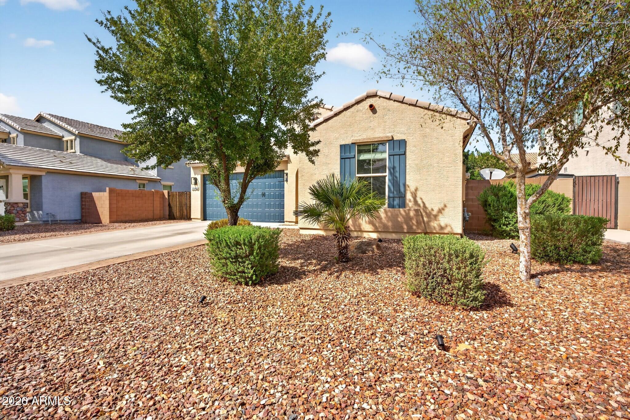 2042 E FLINTLOCK Drive