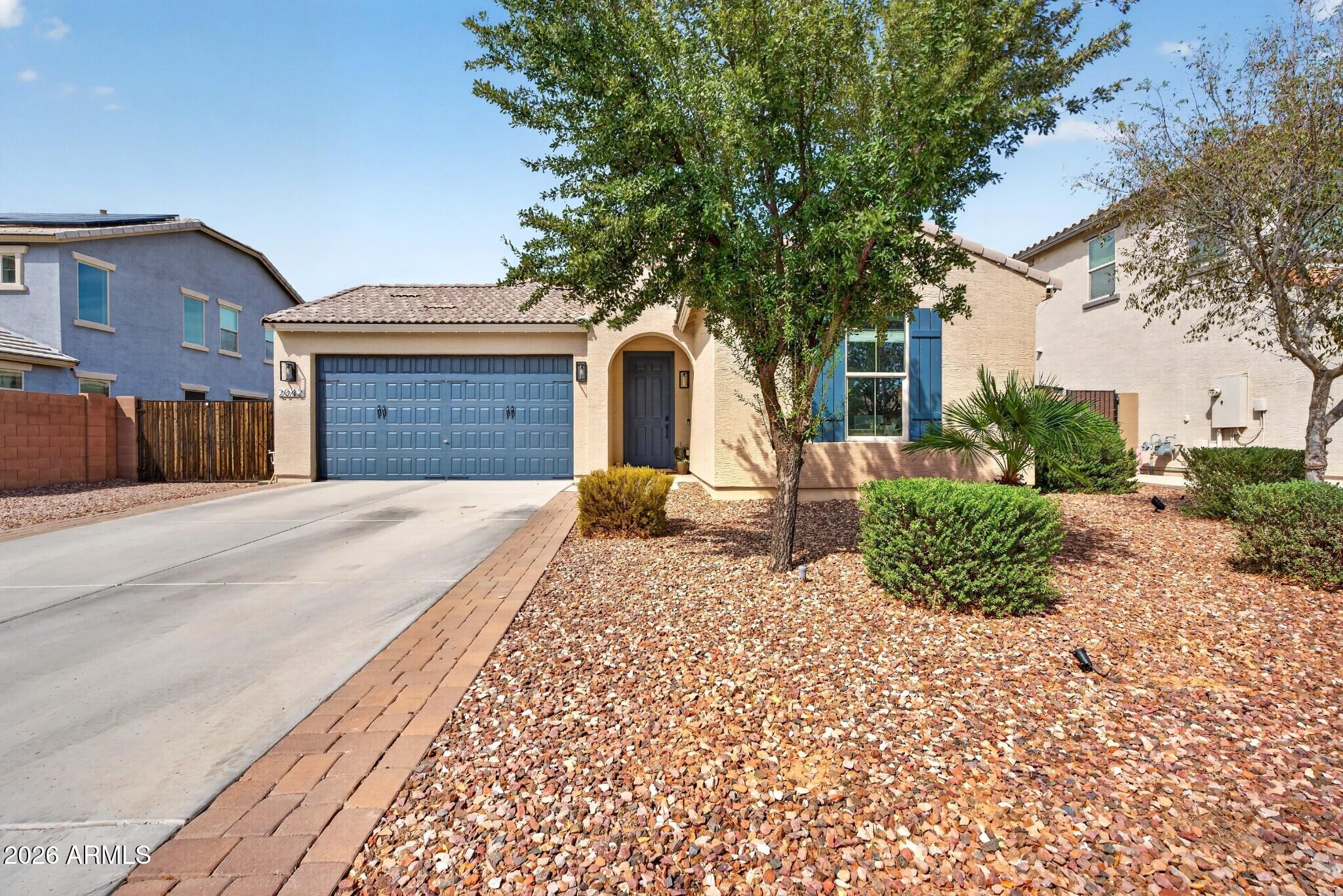 2042 E FLINTLOCK Drive