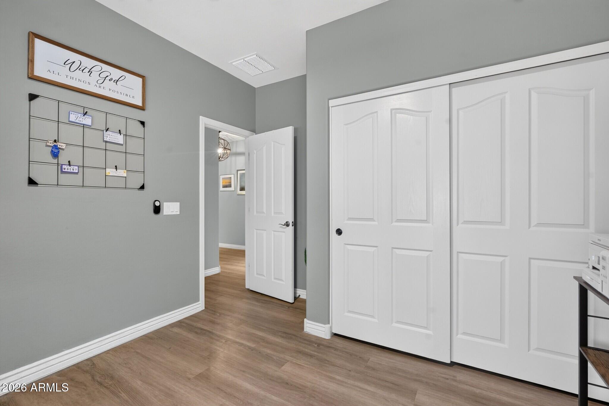 2042 E FLINTLOCK Drive