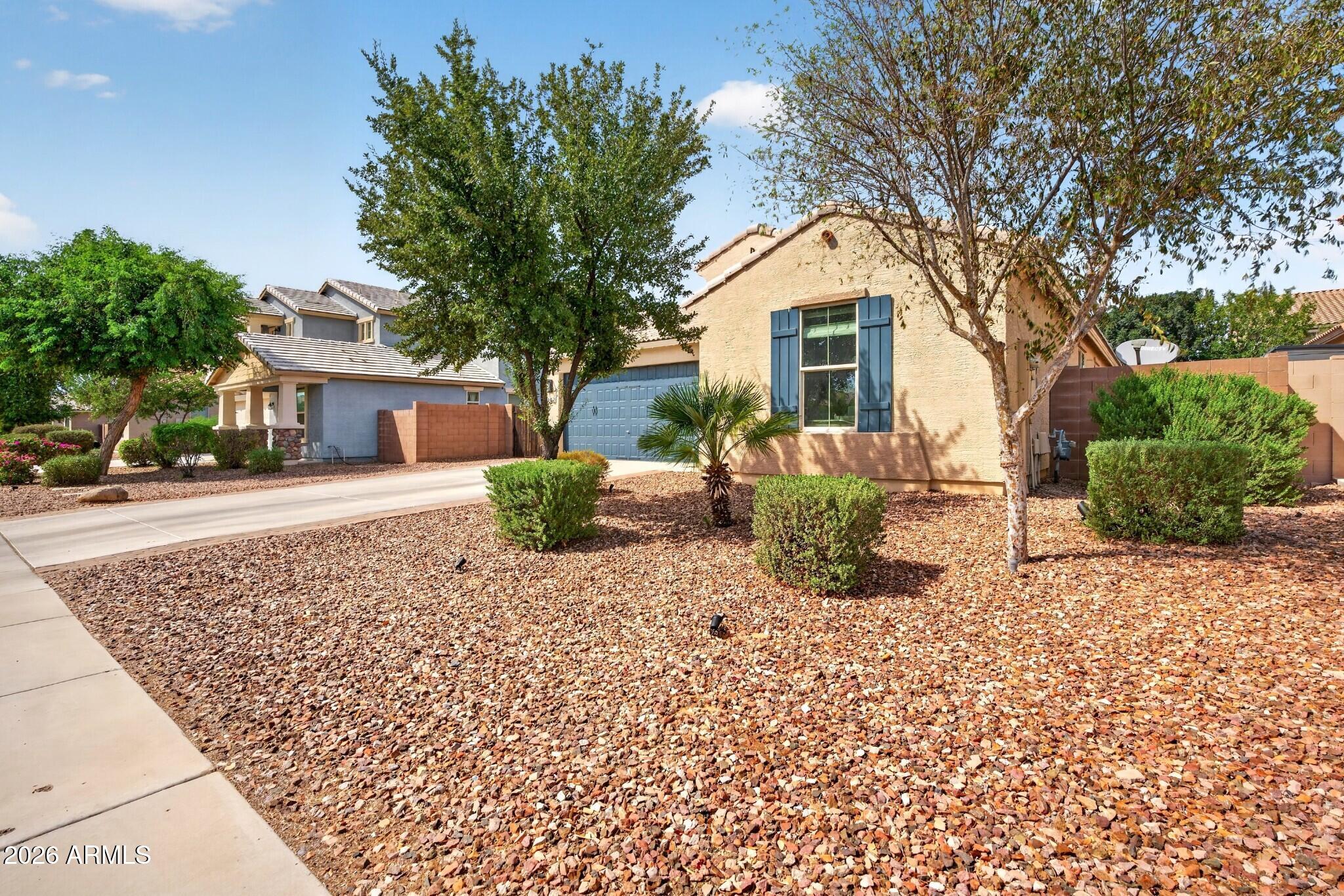2042 E FLINTLOCK Drive