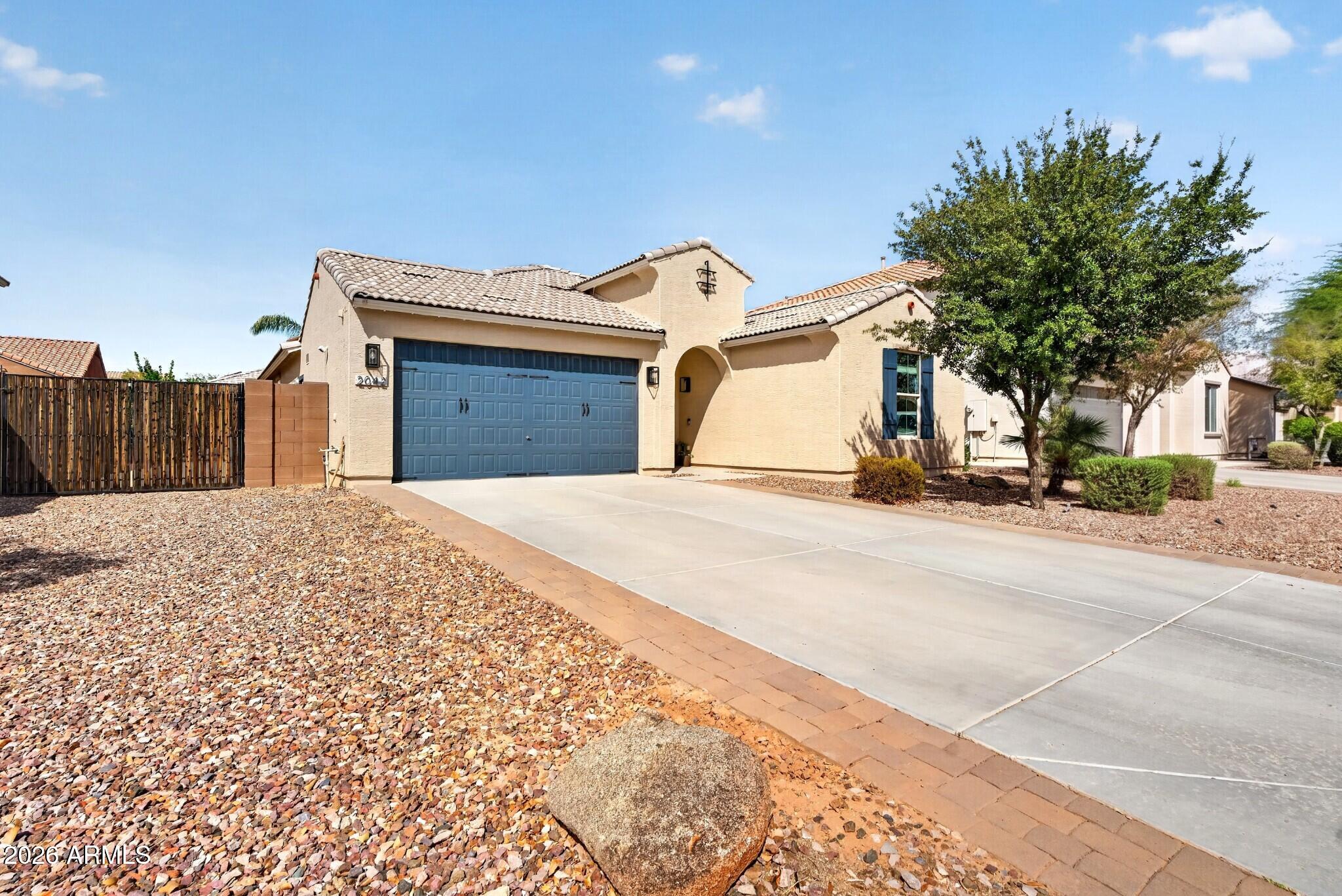 2042 E FLINTLOCK Drive