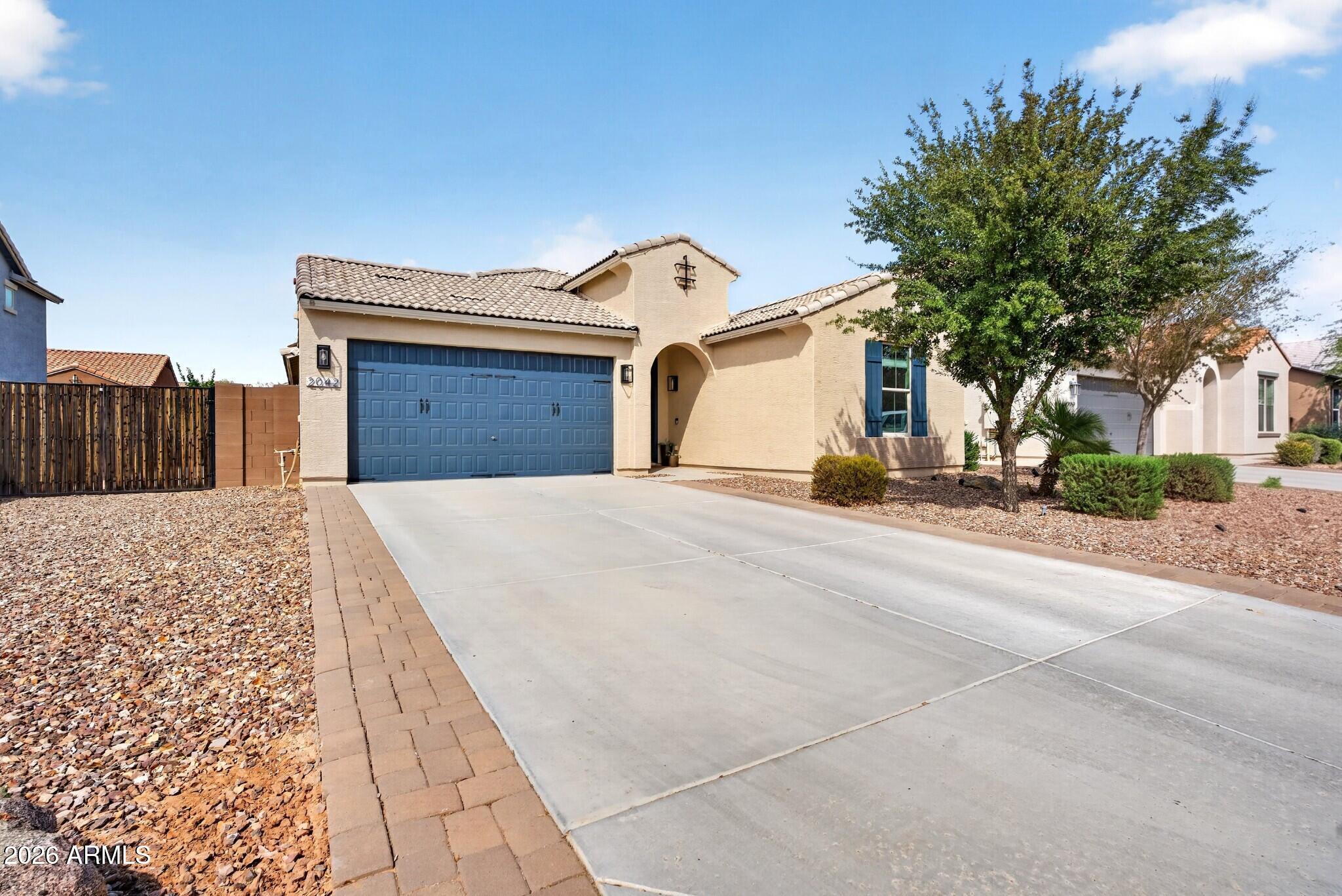 2042 E FLINTLOCK Drive