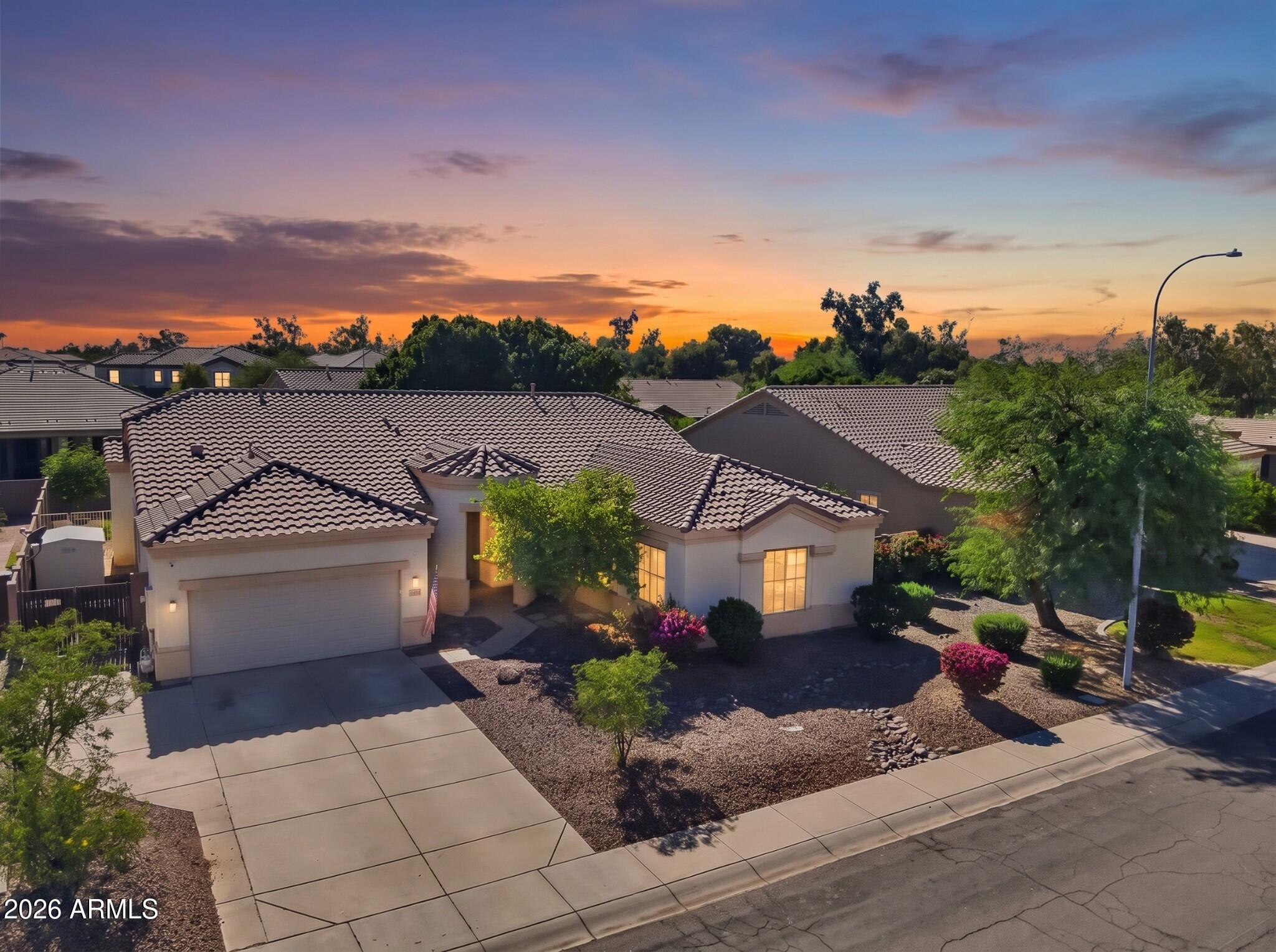 1813 E WINCHESTER Place