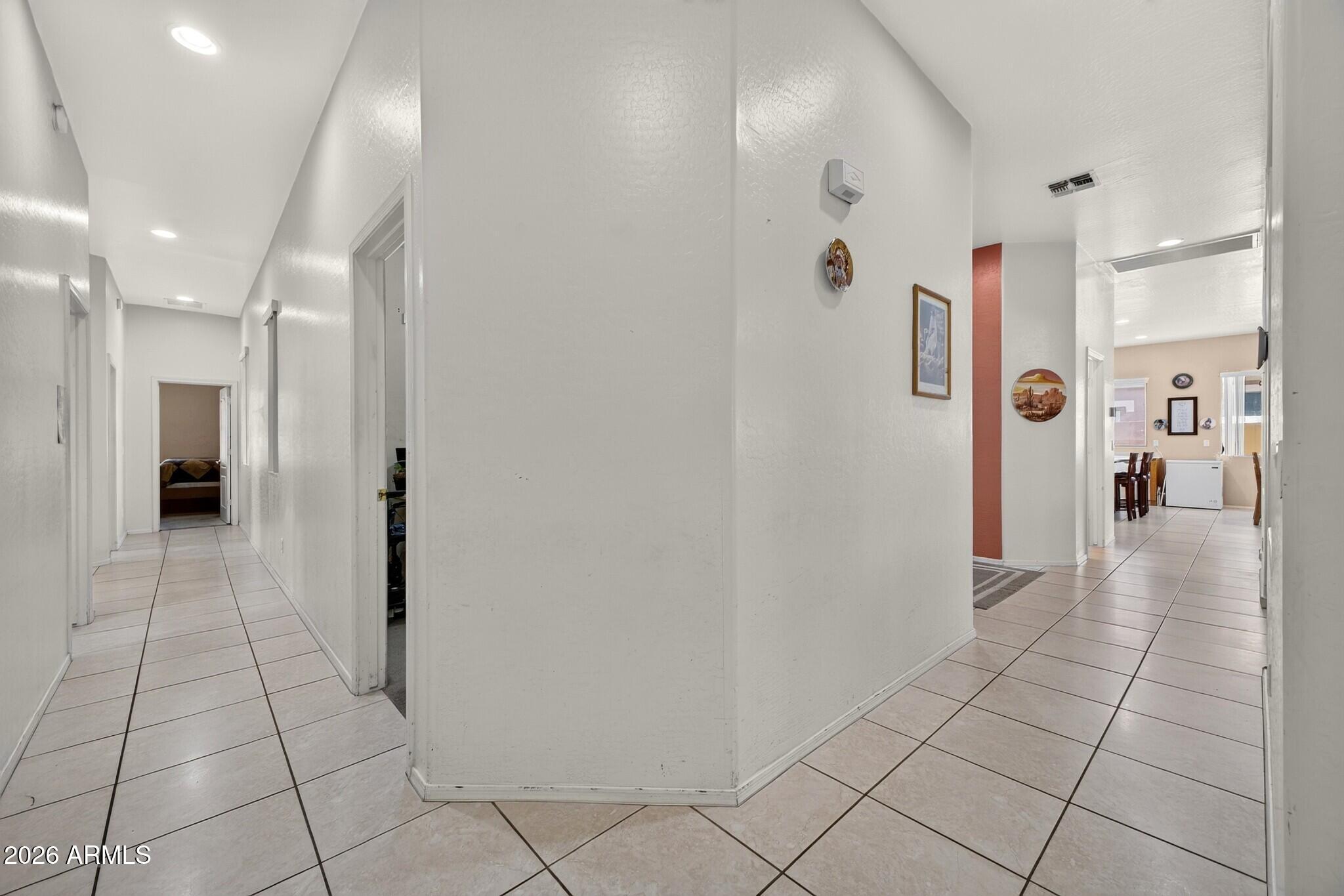 1813 E WINCHESTER Place