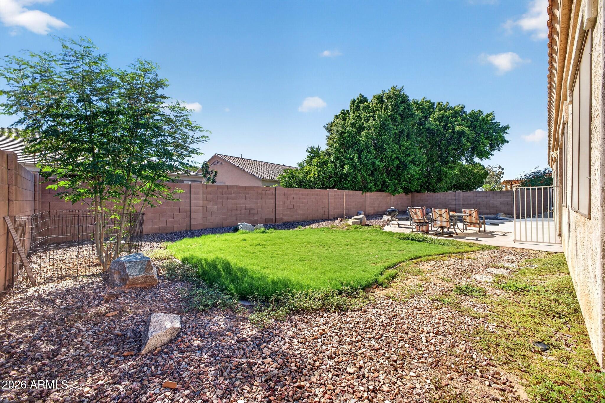 1813 E WINCHESTER Place