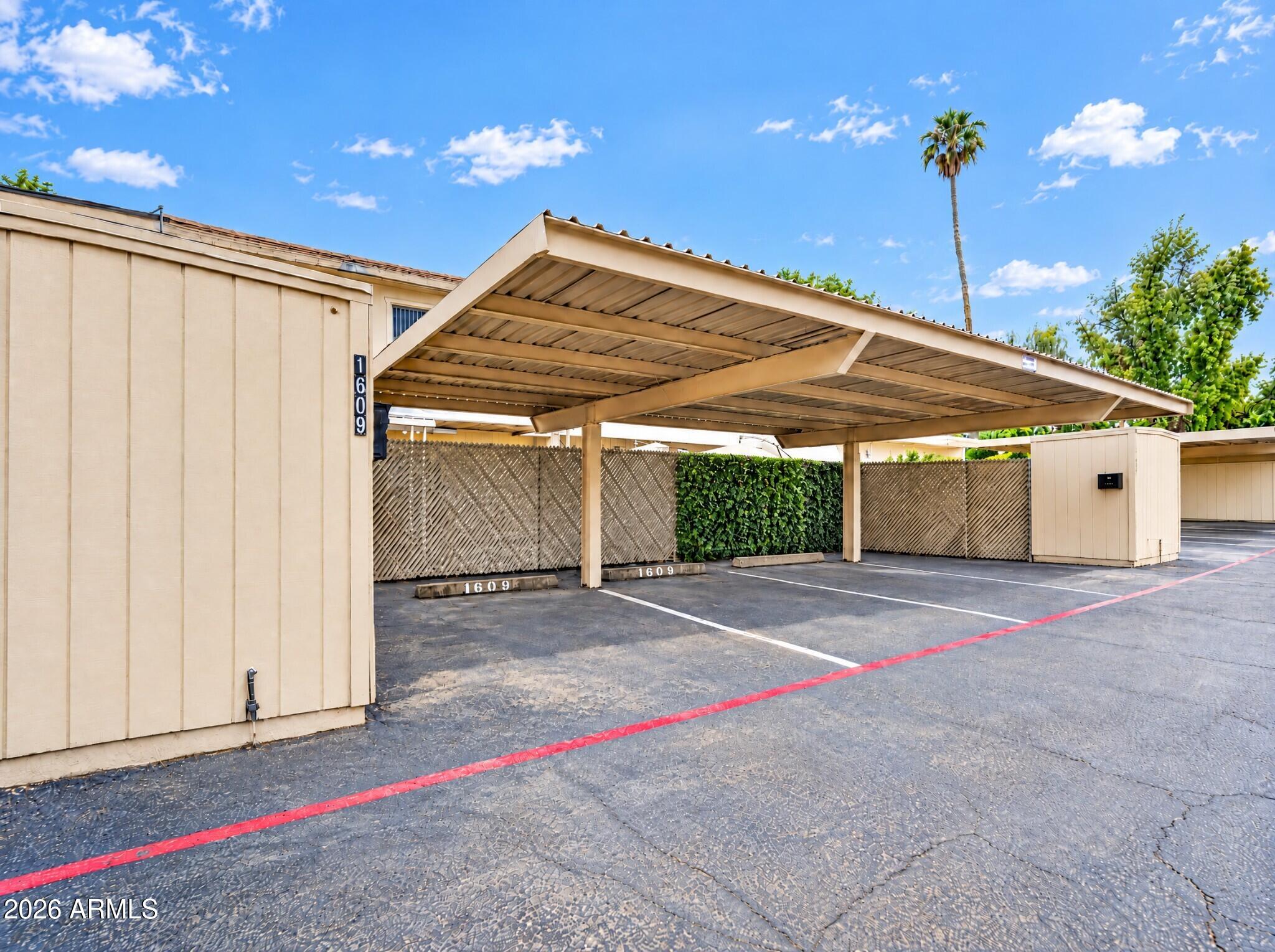 1609 E MALIBU Drive