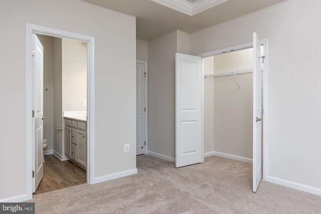 1111 RAMPART DR