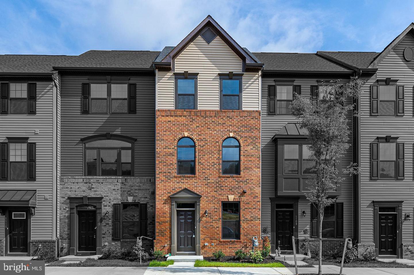 1111 RAMPART DR