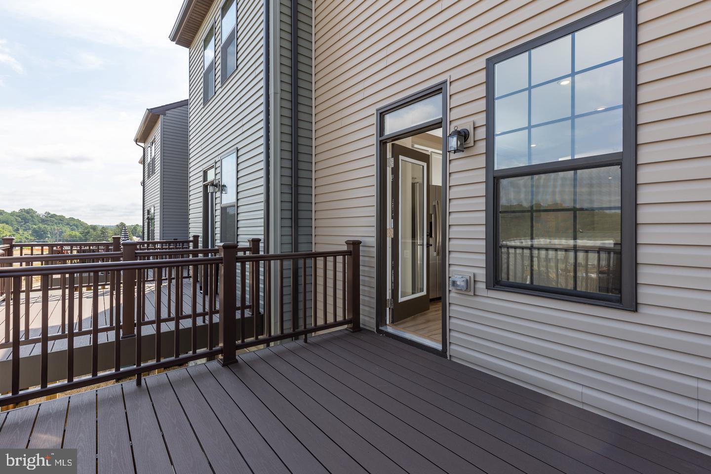 1111 RAMPART DR