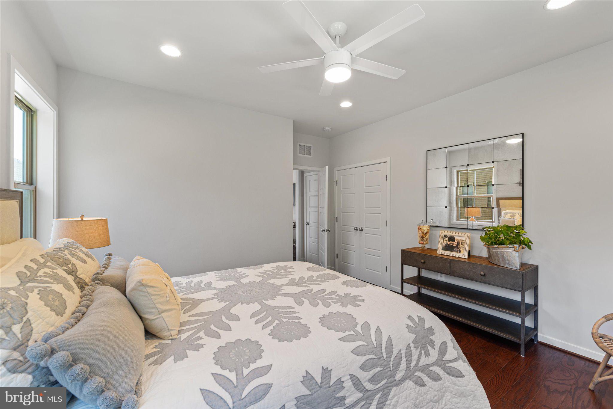 13064 Amber Dell Ct
