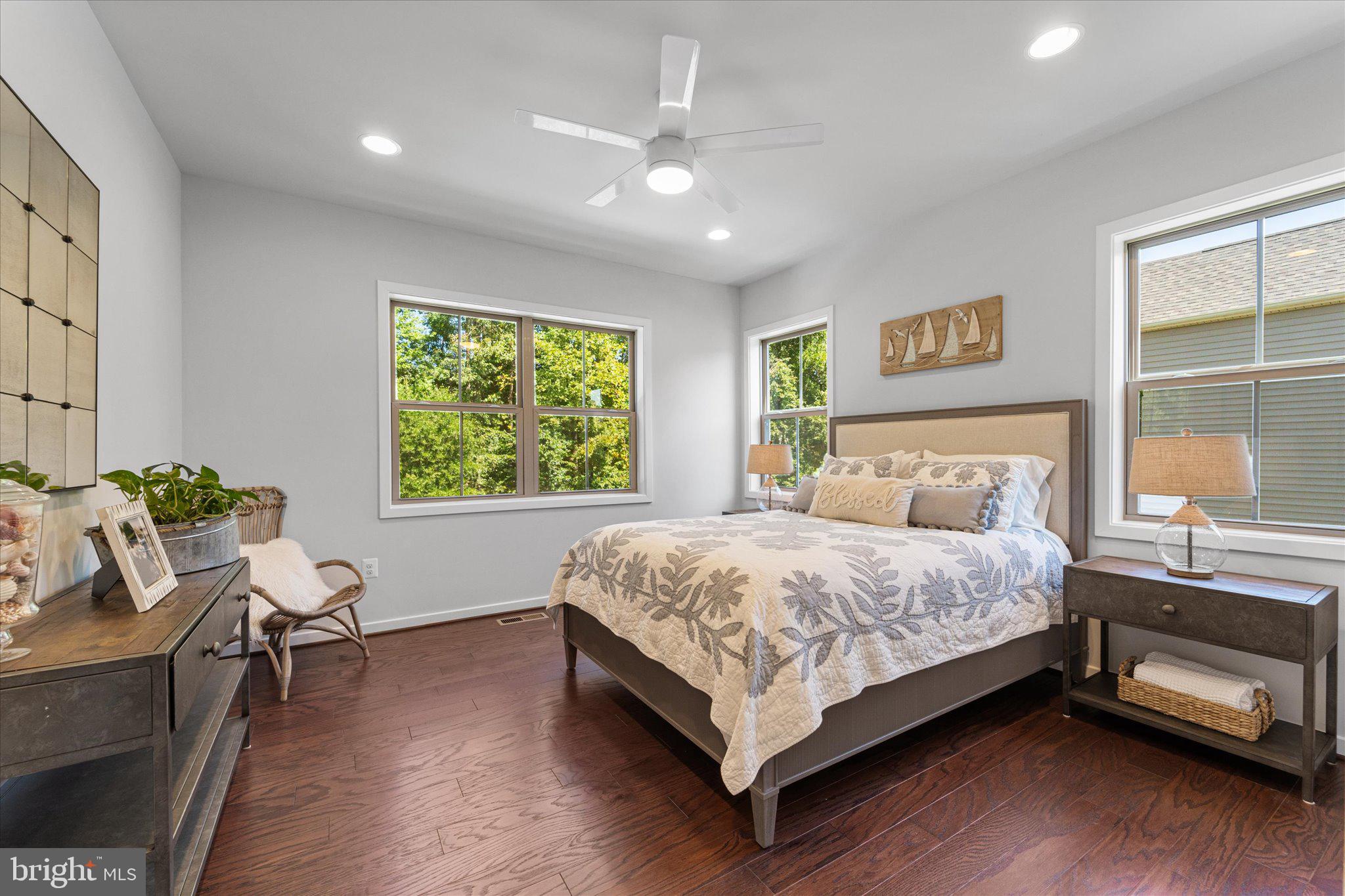 13064 Amber Dell Ct
