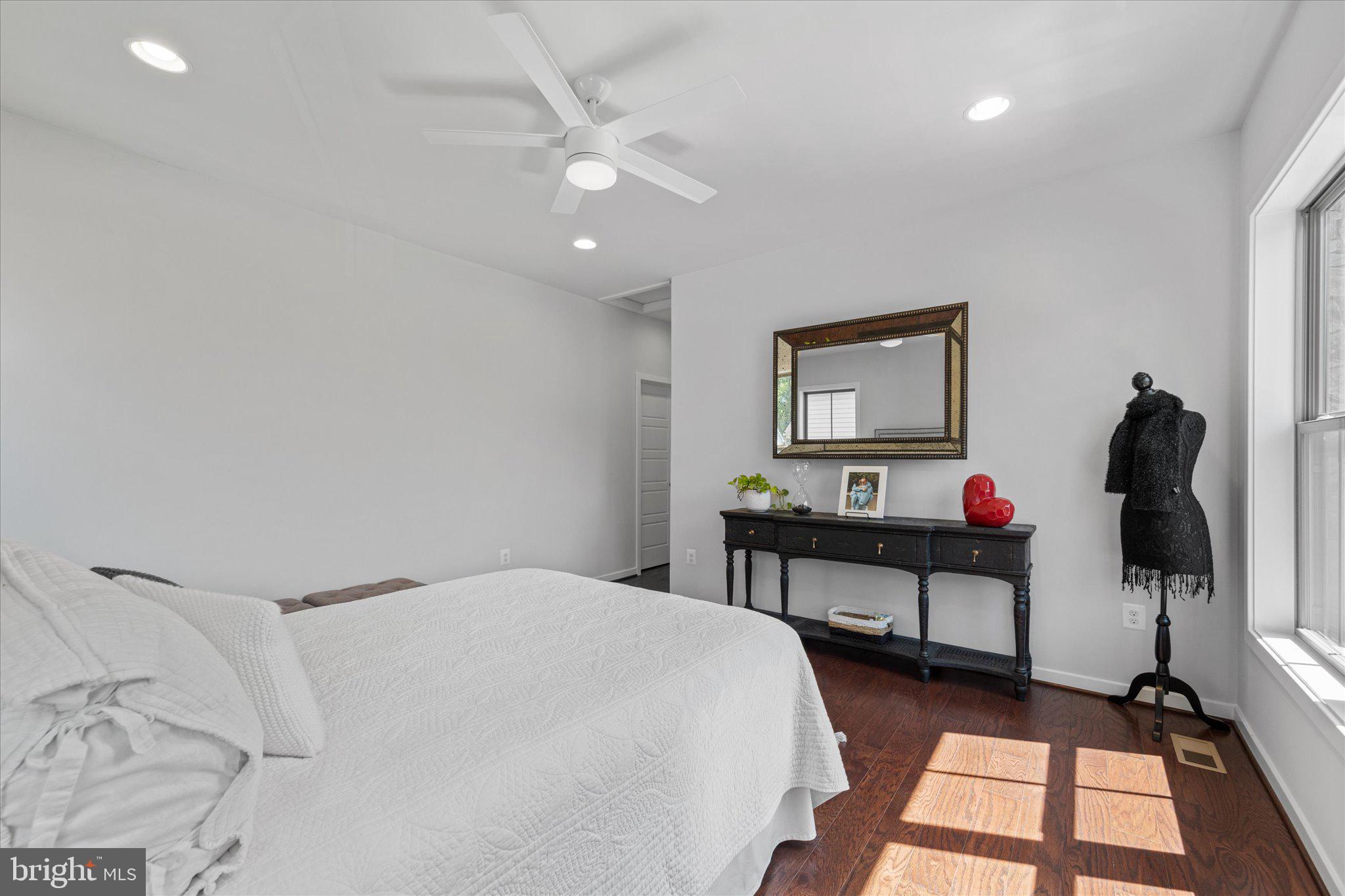 13064 Amber Dell Ct