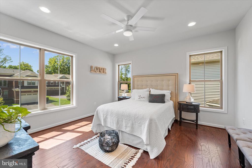 13064 Amber Dell Ct