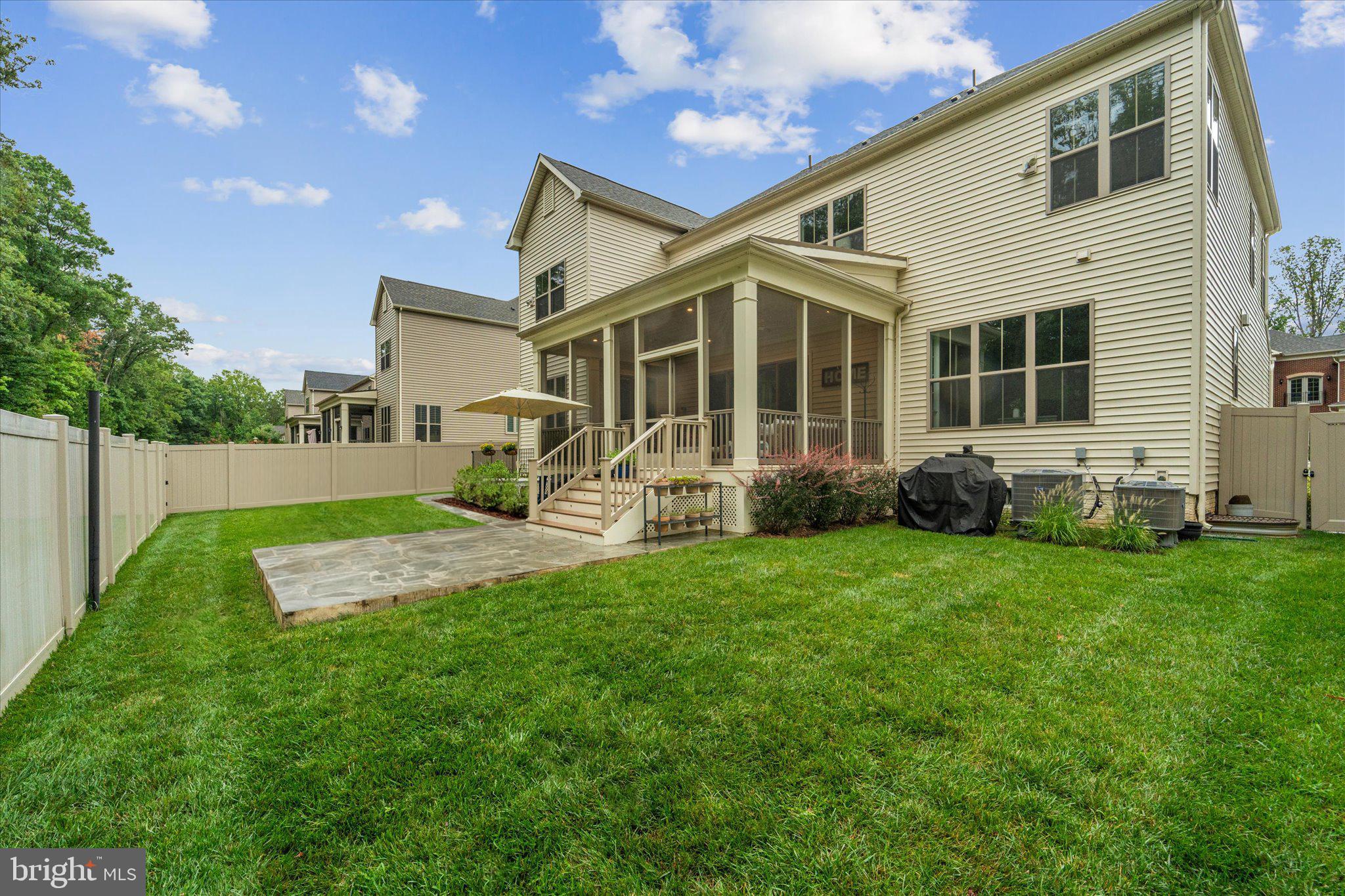 13064 Amber Dell Ct