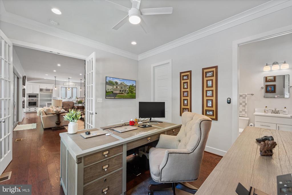 13064 Amber Dell Ct