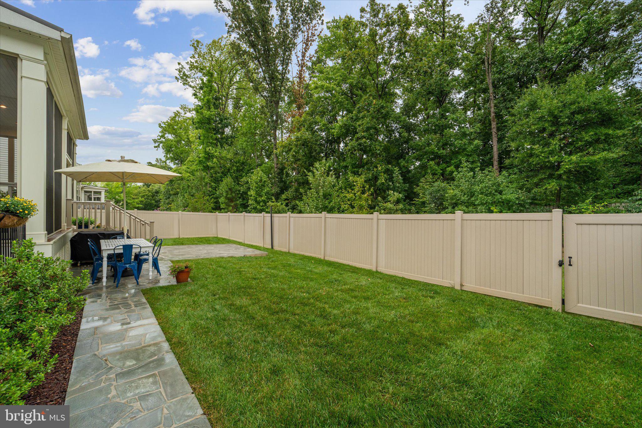 13064 Amber Dell Ct