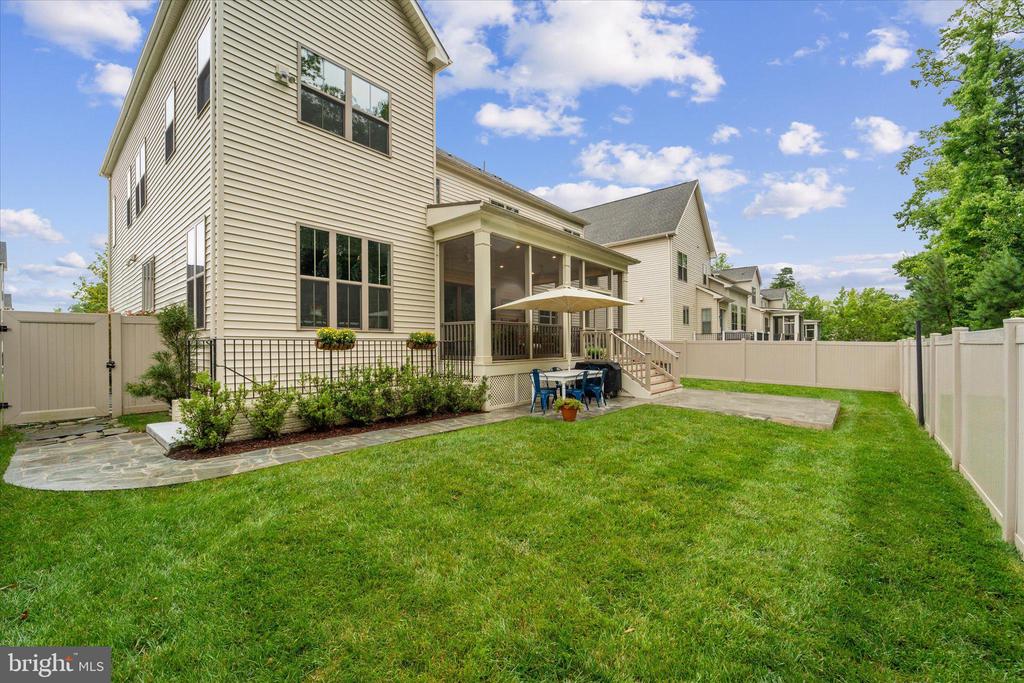 13064 Amber Dell Ct
