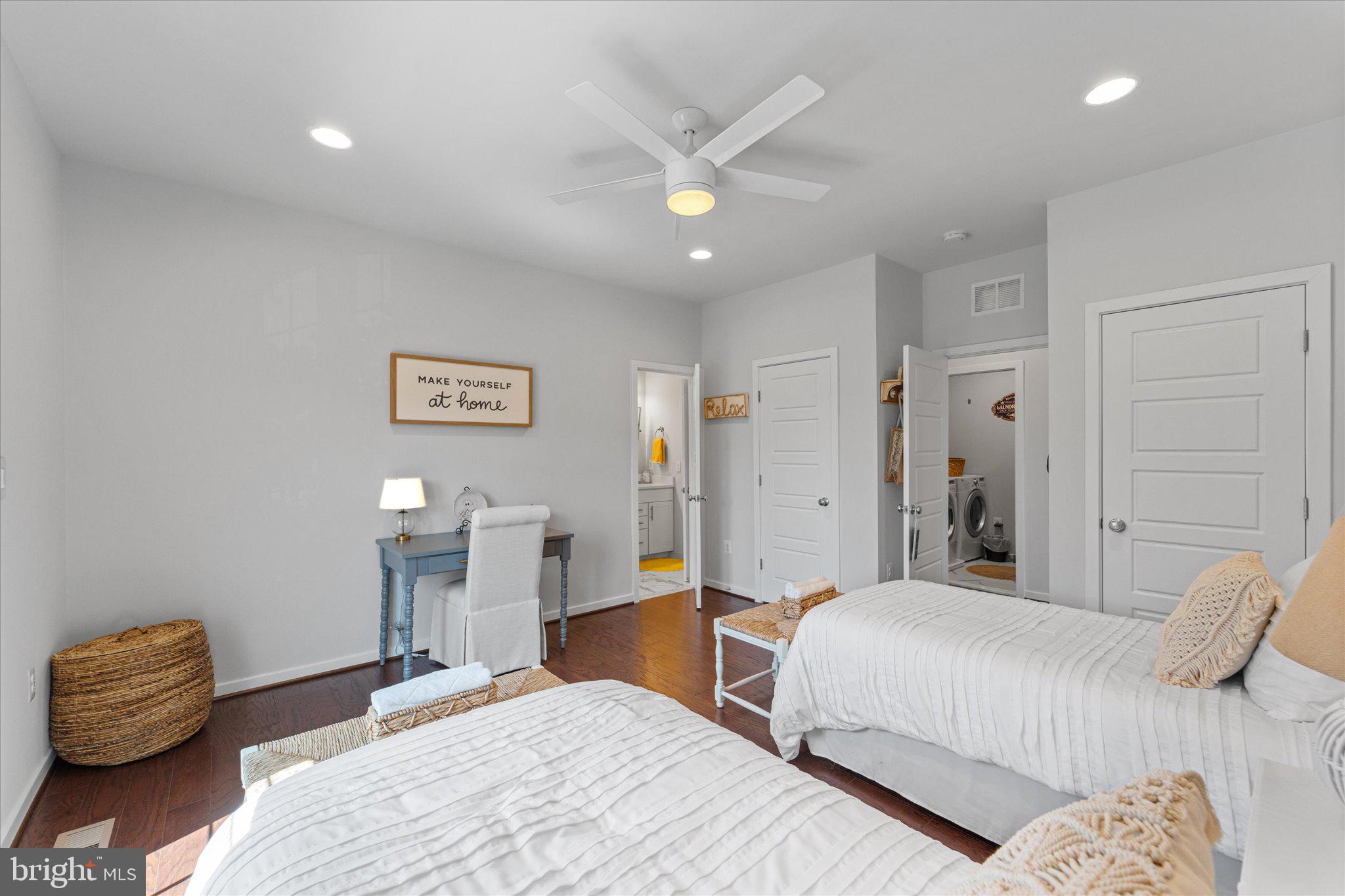 13064 Amber Dell Ct