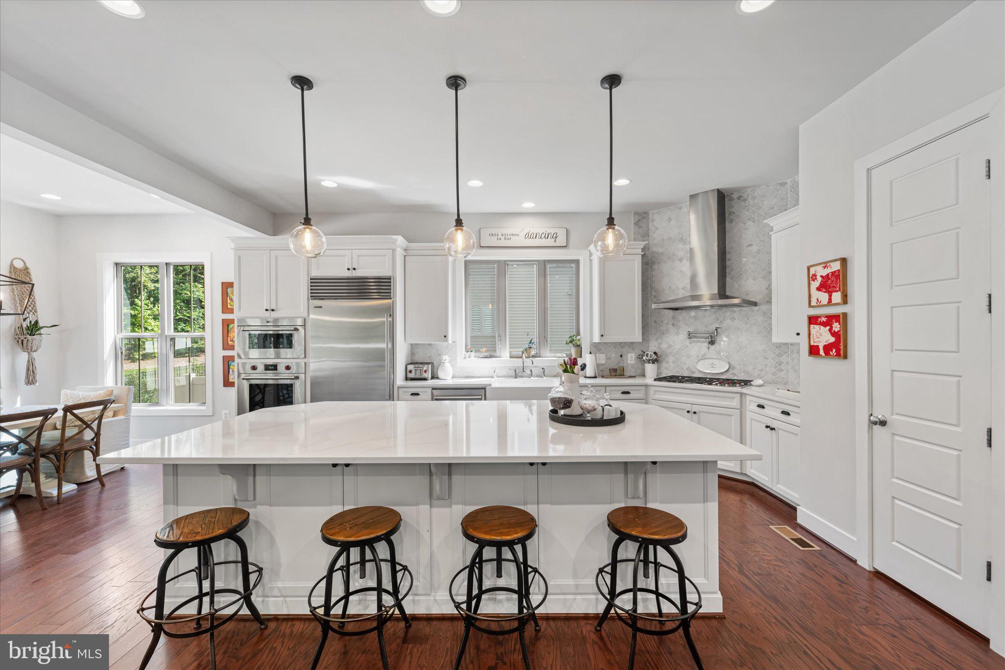 13064 Amber Dell Ct