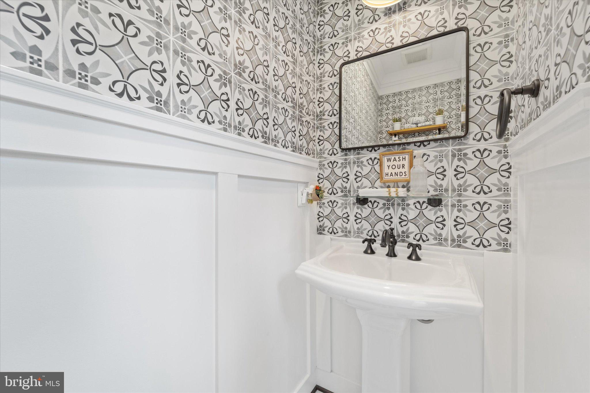 13064 Amber Dell Ct