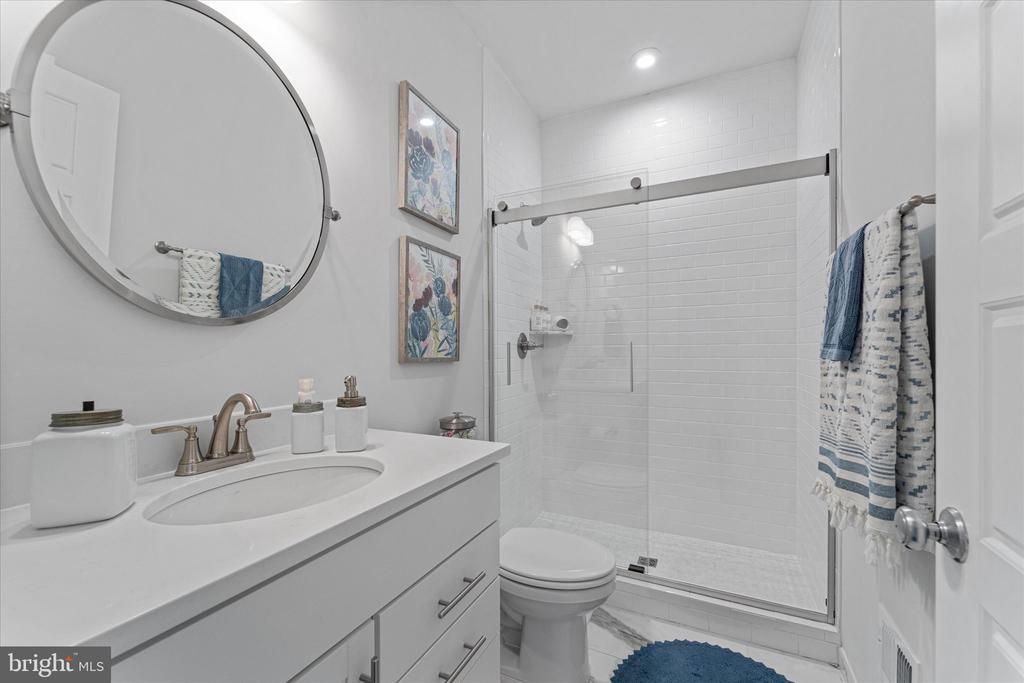 13064 Amber Dell Ct