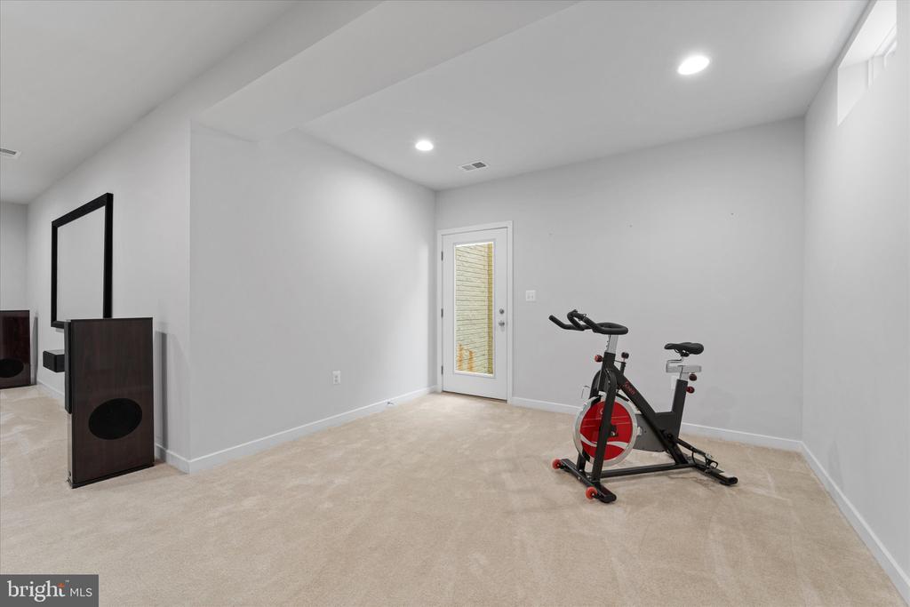 13064 Amber Dell Ct