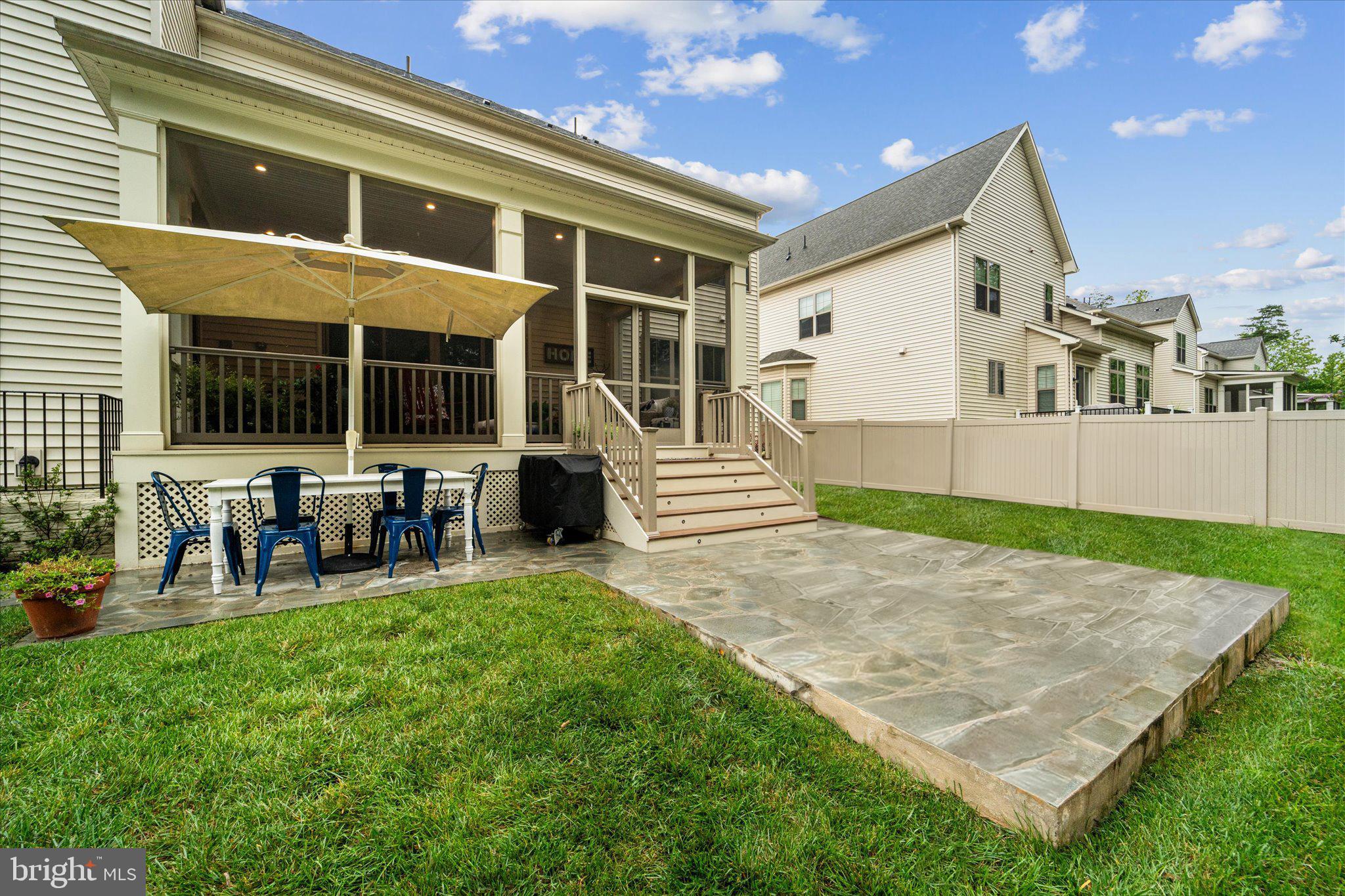 13064 Amber Dell Ct