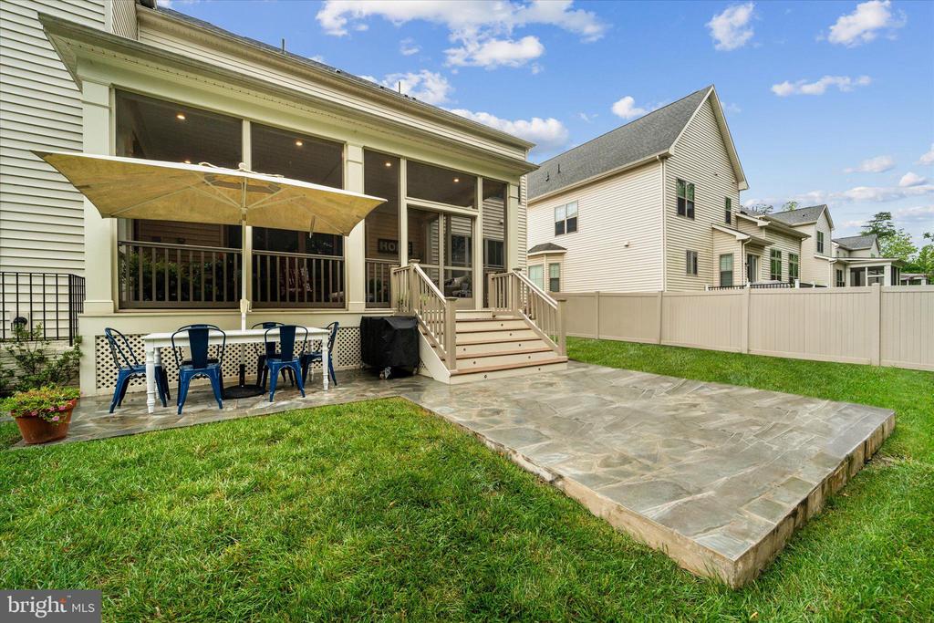 13064 Amber Dell Ct