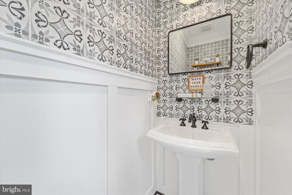 13064 Amber Dell Ct