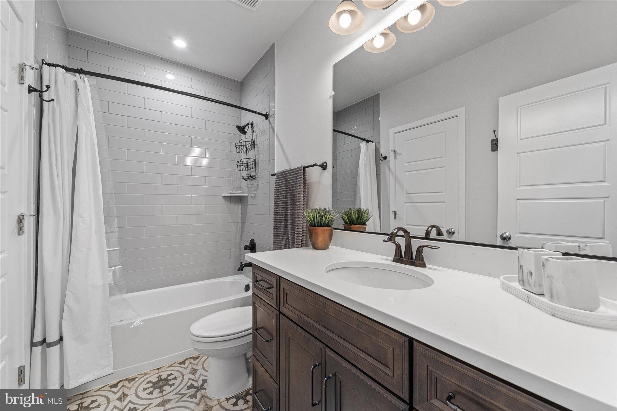 13064 Amber Dell Ct