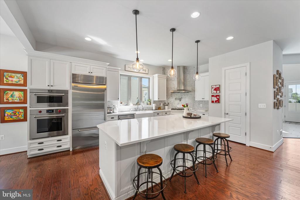 13064 Amber Dell Ct