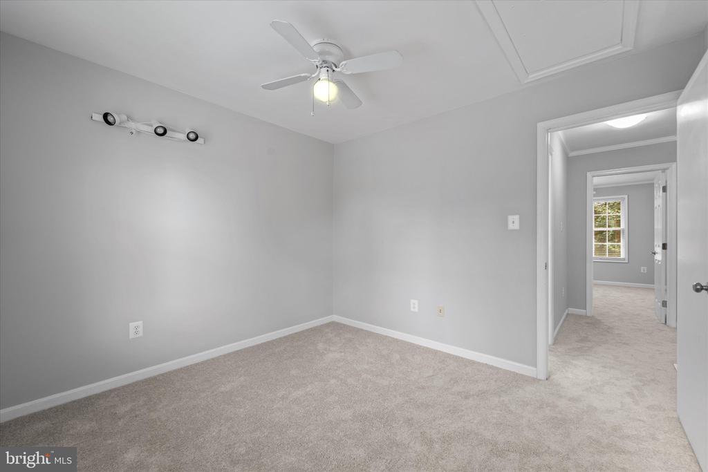 5674 White Dove Ln