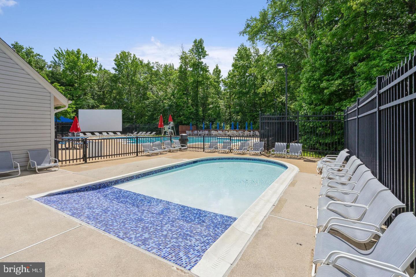5674 White Dove Ln