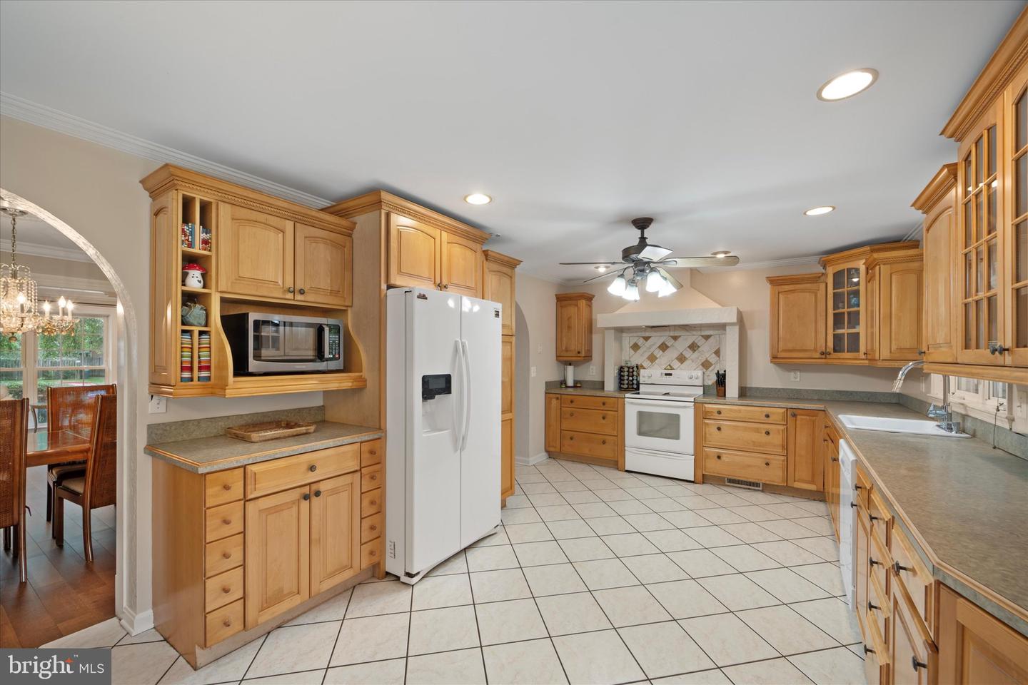 7019 Roundtree Rd