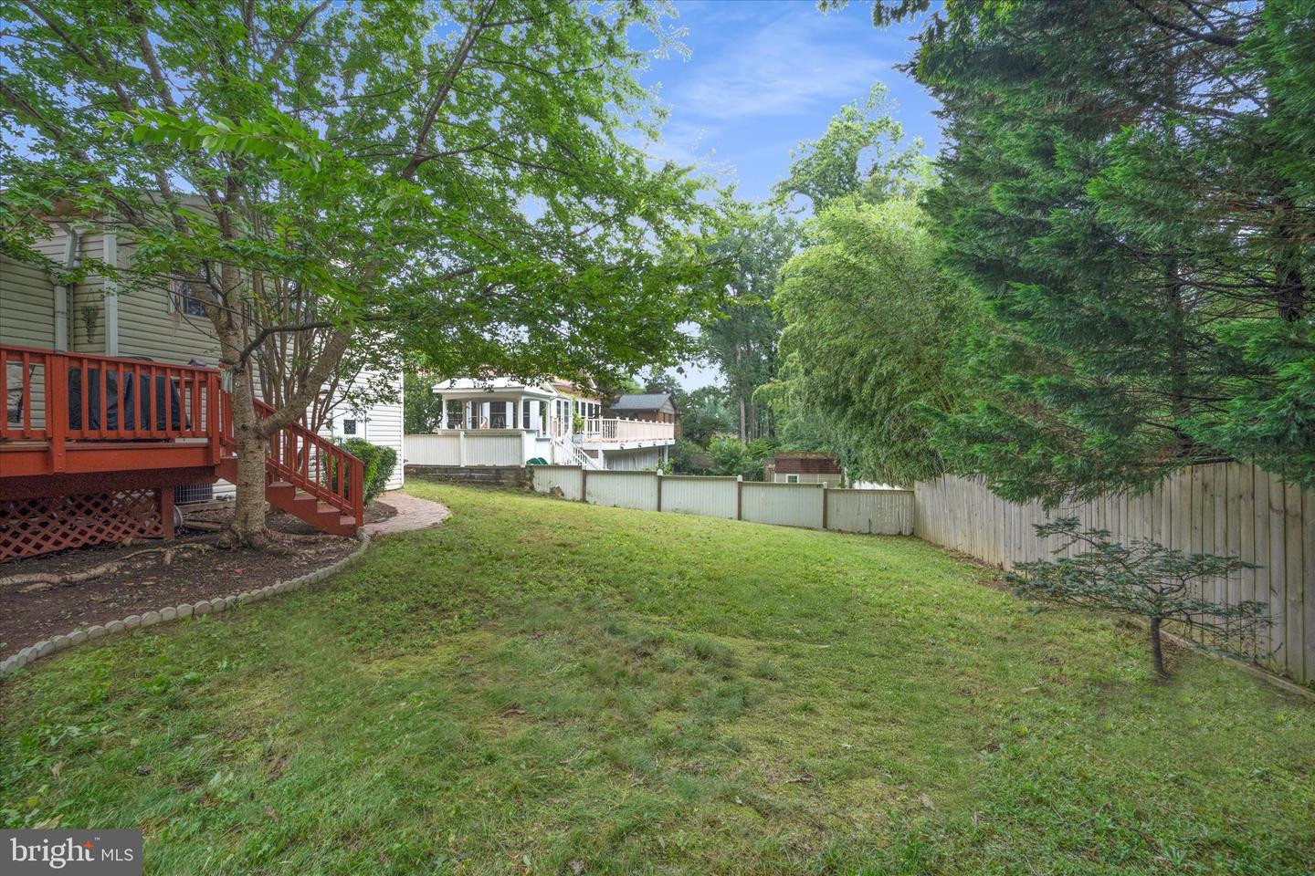 7019 Roundtree Rd