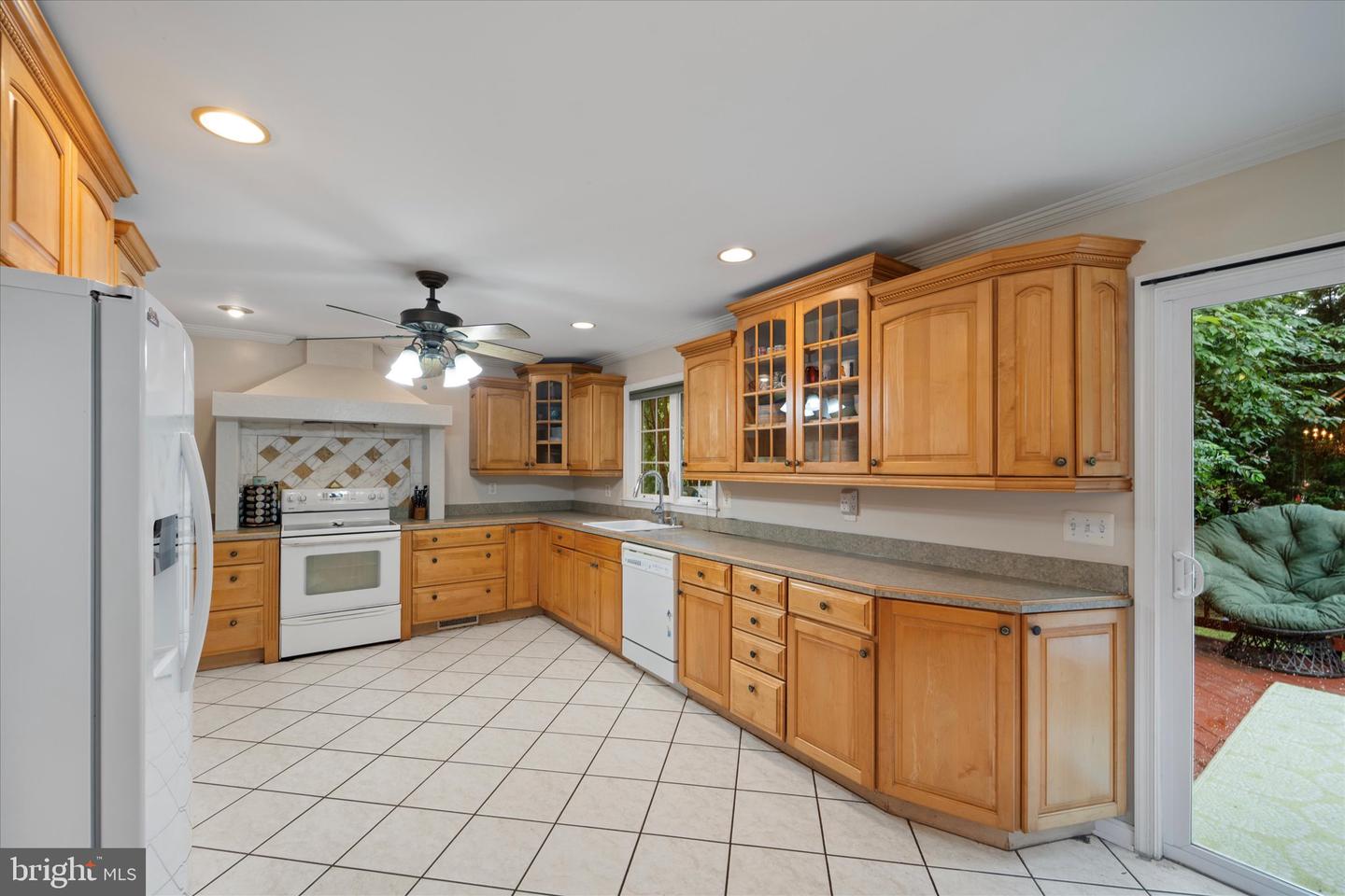 7019 Roundtree Rd
