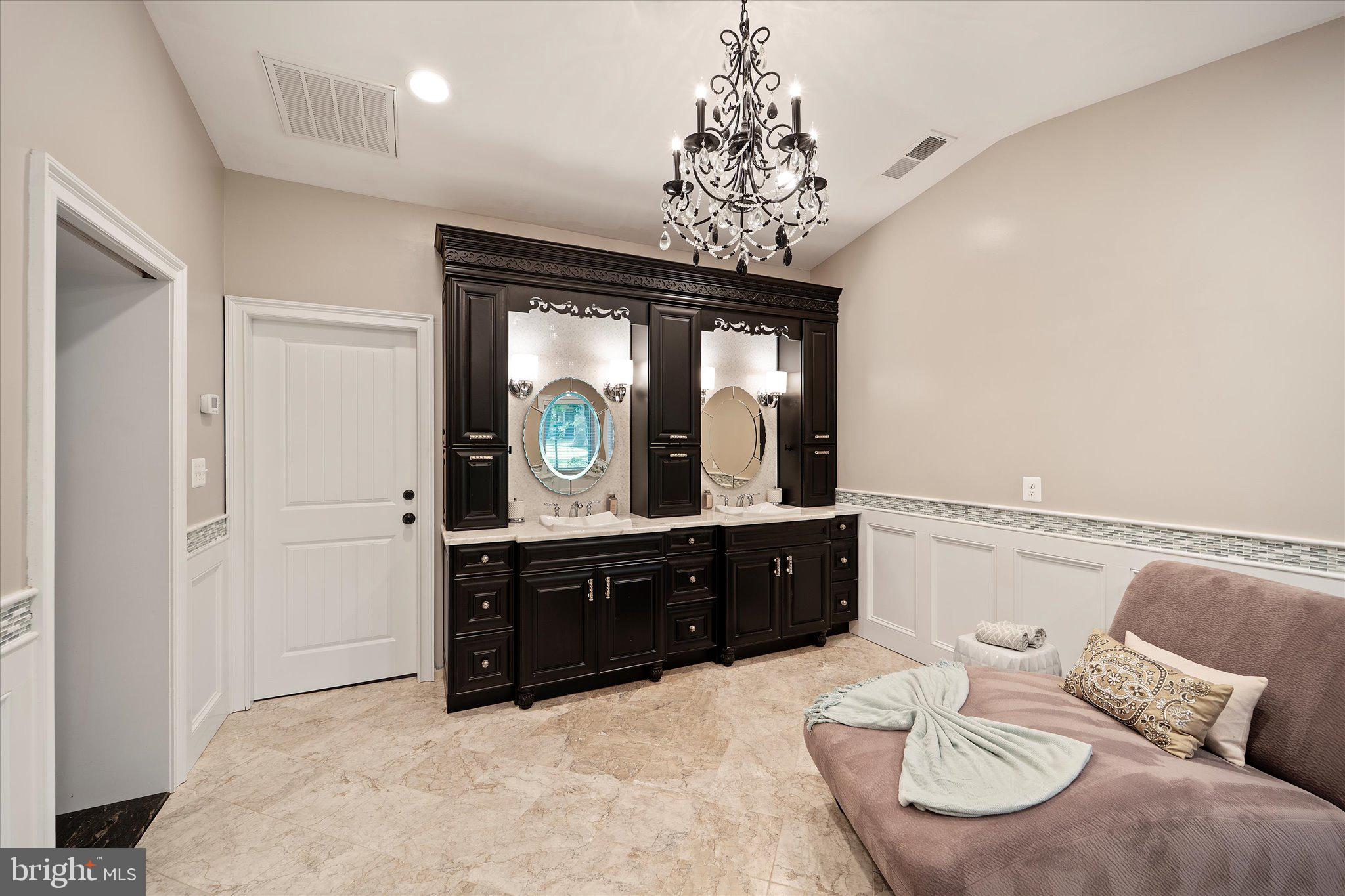 8121 Truro Ct
