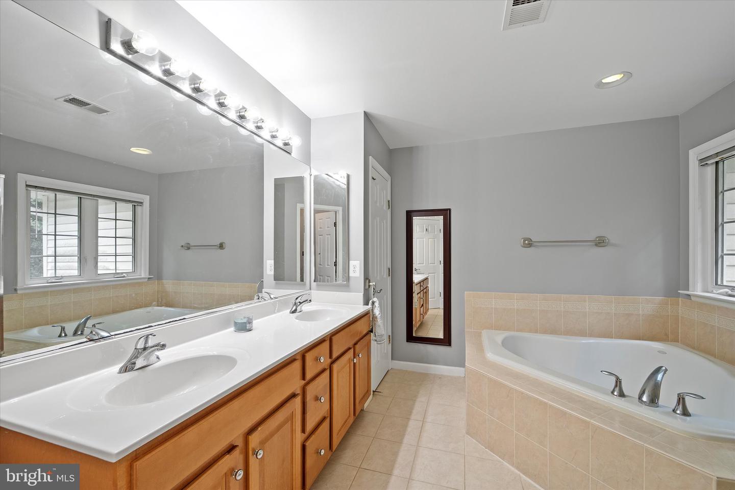 5386 Abernathy Ct