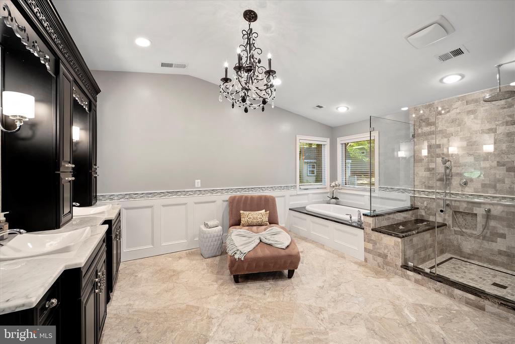 8121 TRURO COURT